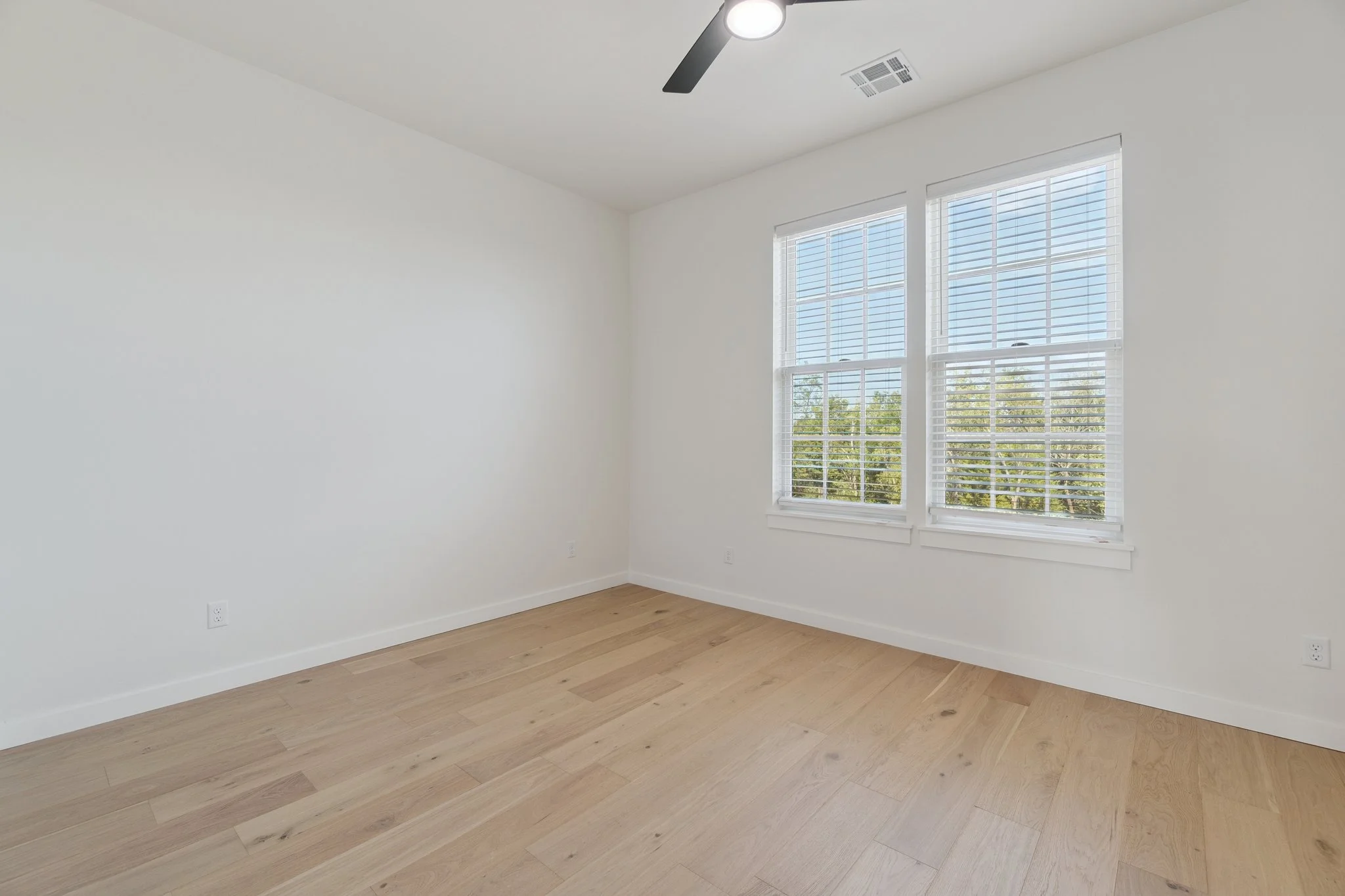 32-web-or-mls-18829 Selah Wy_031.jpg