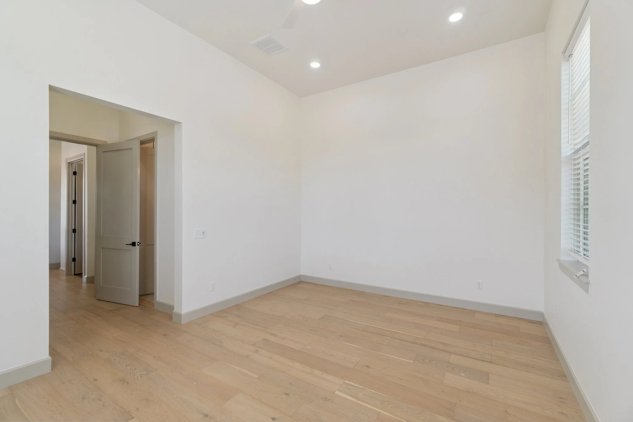 27-web-or-mls-18835 Selah Wy_027.jpg