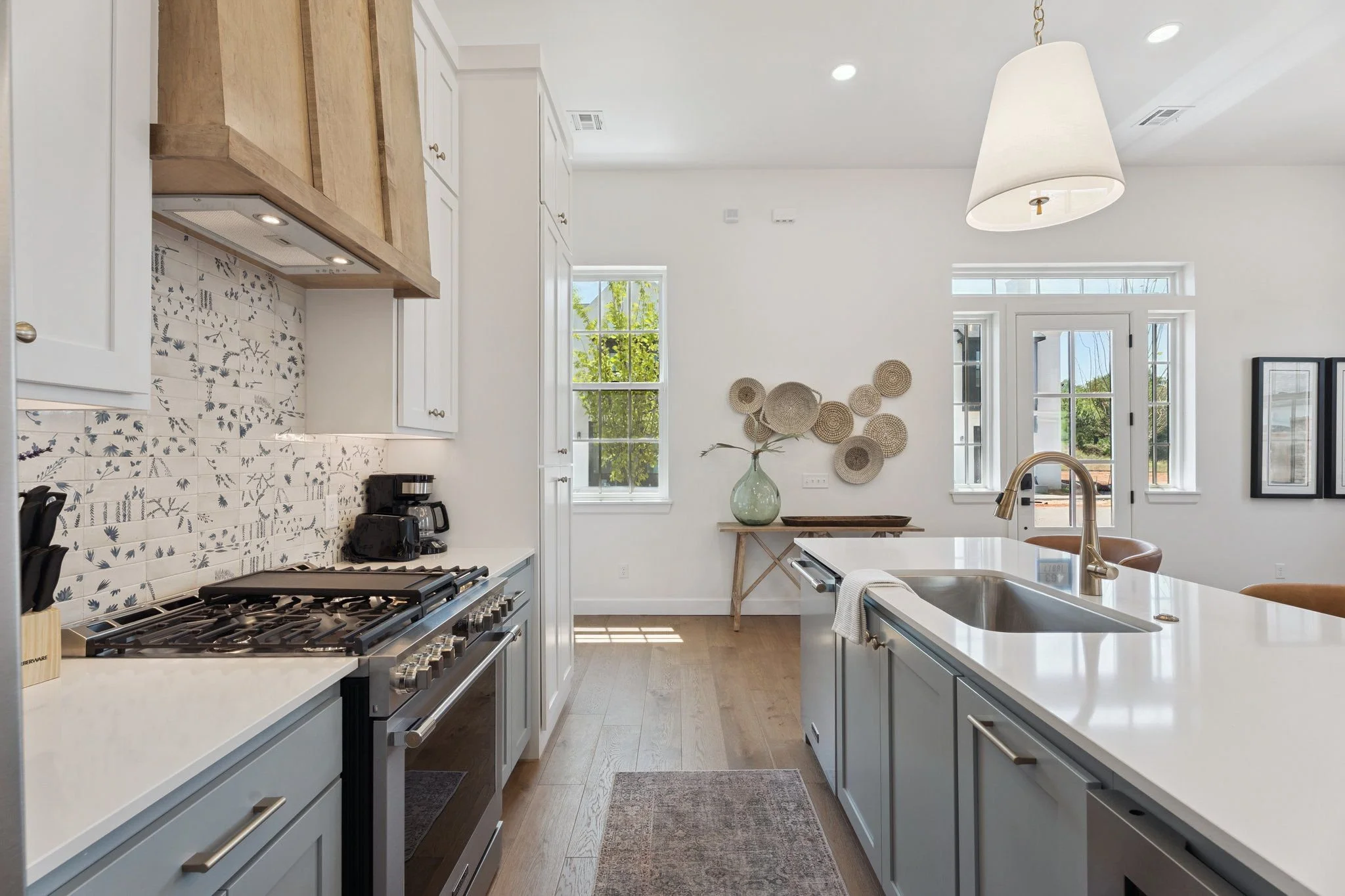 18-web-or-mls-18817 Selah Wy-5.jpg