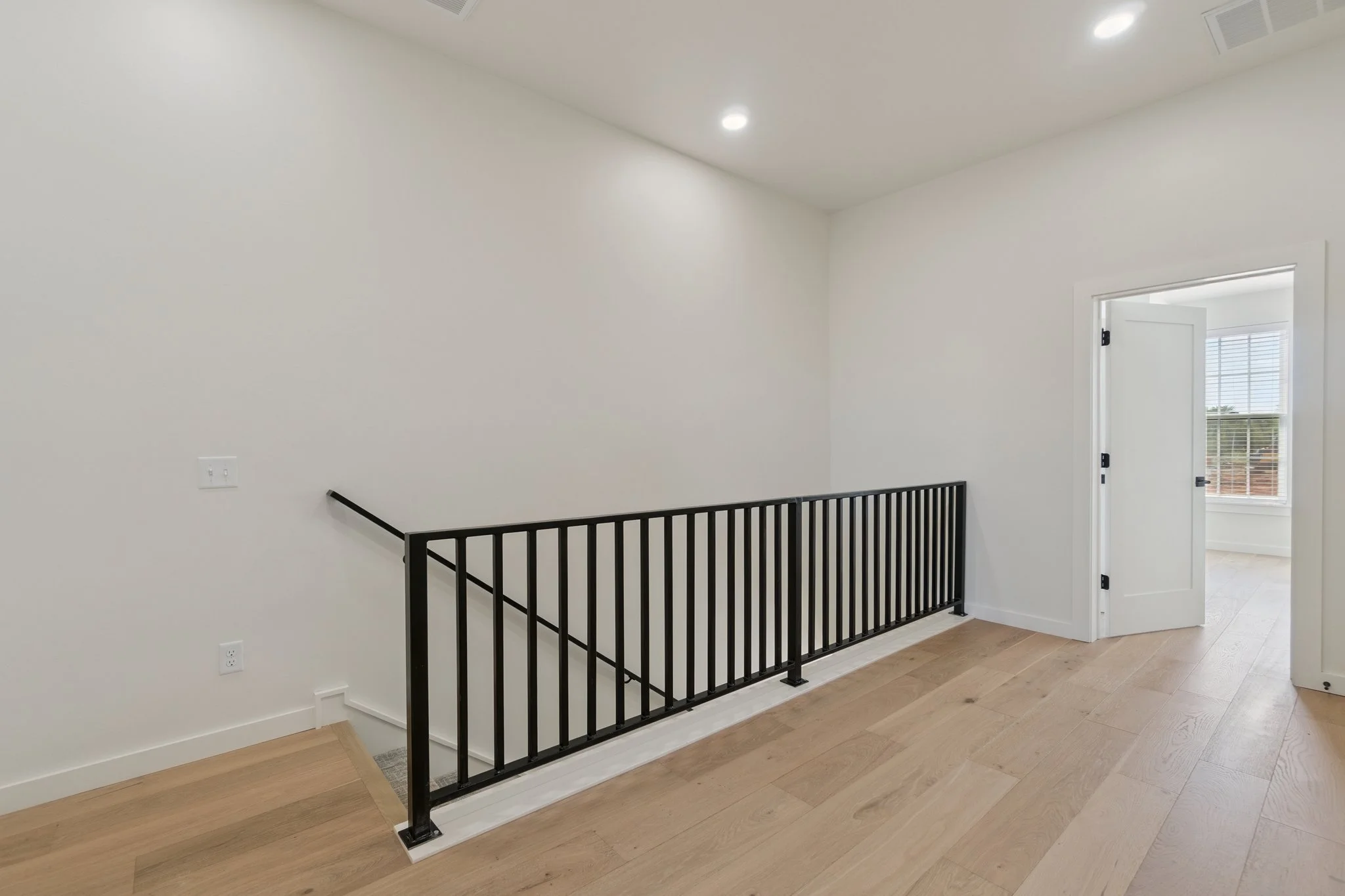 22-web-or-mls-18829 Selah Wy_021.jpg