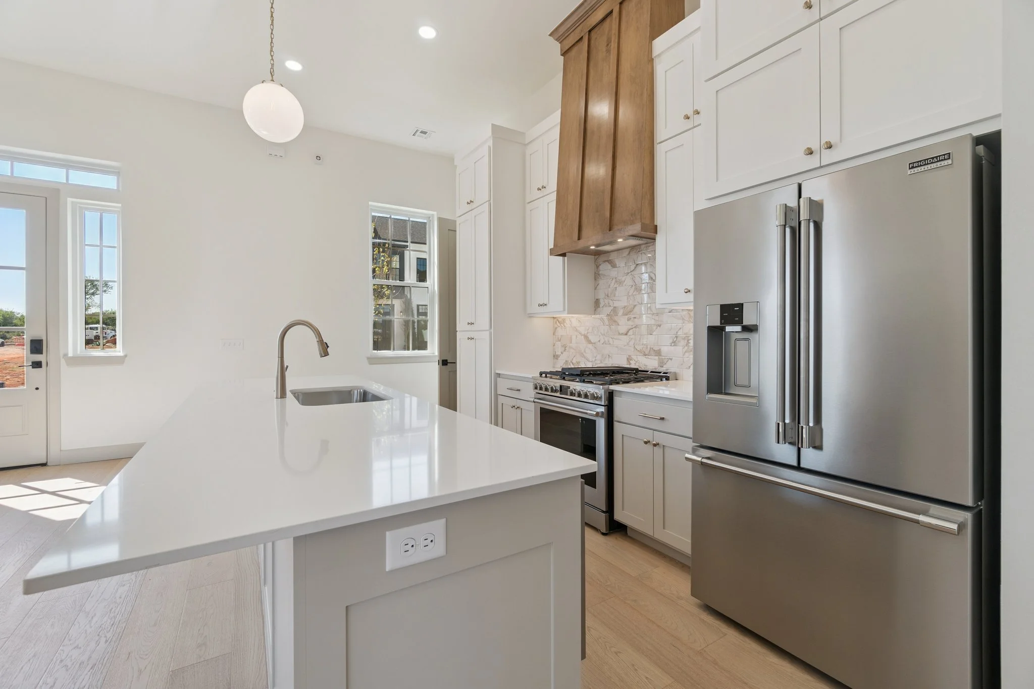 21-web-or-mls-18835 Selah Wy_021.jpg