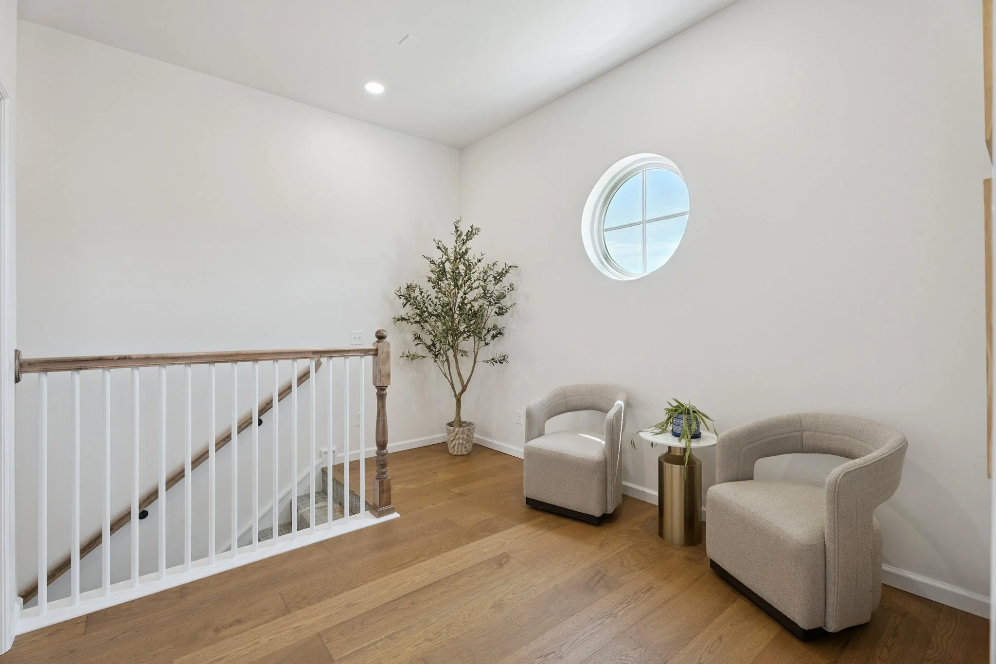 50-web-or-mls-18817 Selah Wy-8.jpg