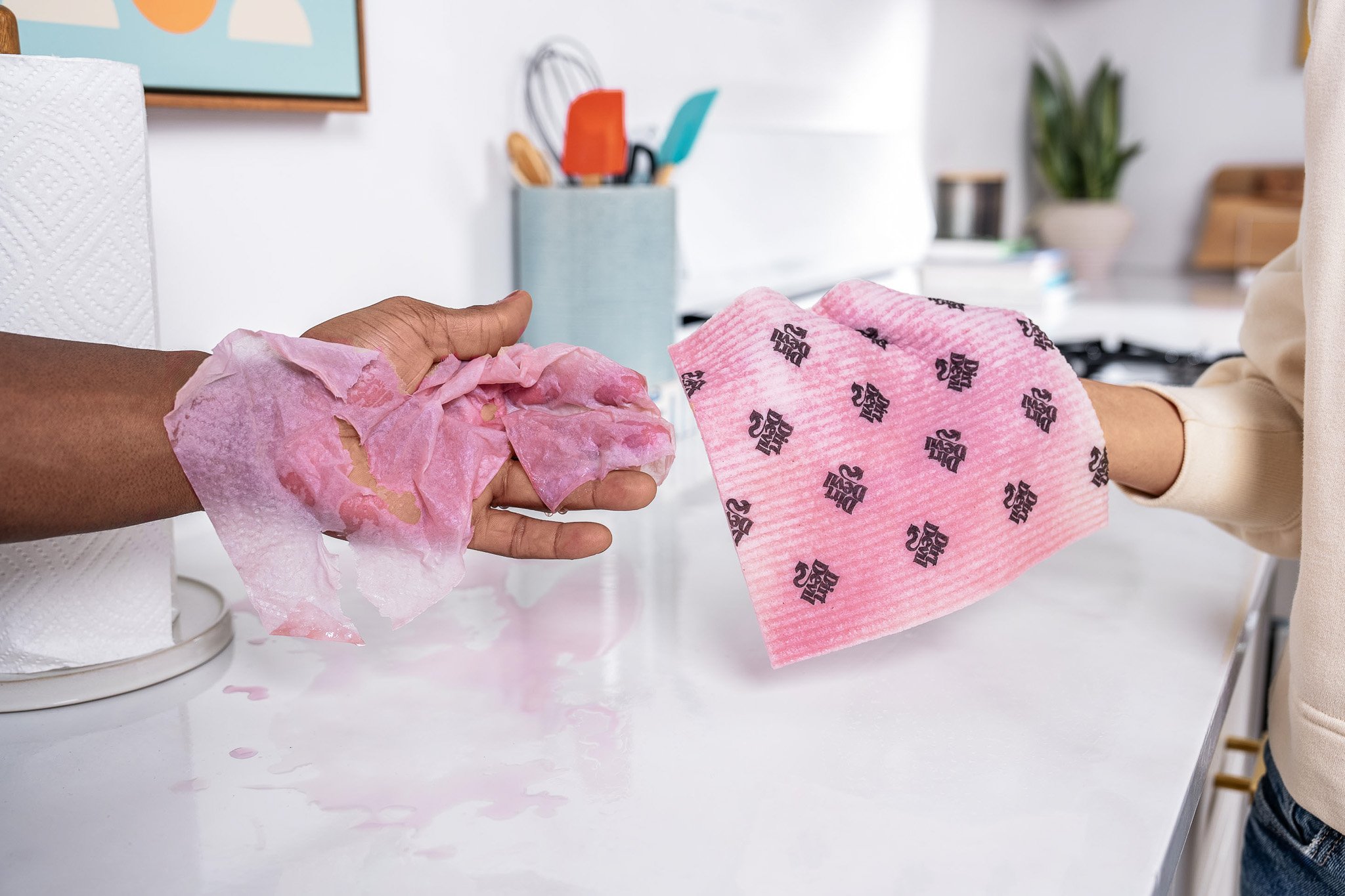 MD52300-ReusablePaperTowel-VsShreddedPaperTowel-1658-SystemsDepartment’s MacBook Pro.jpg