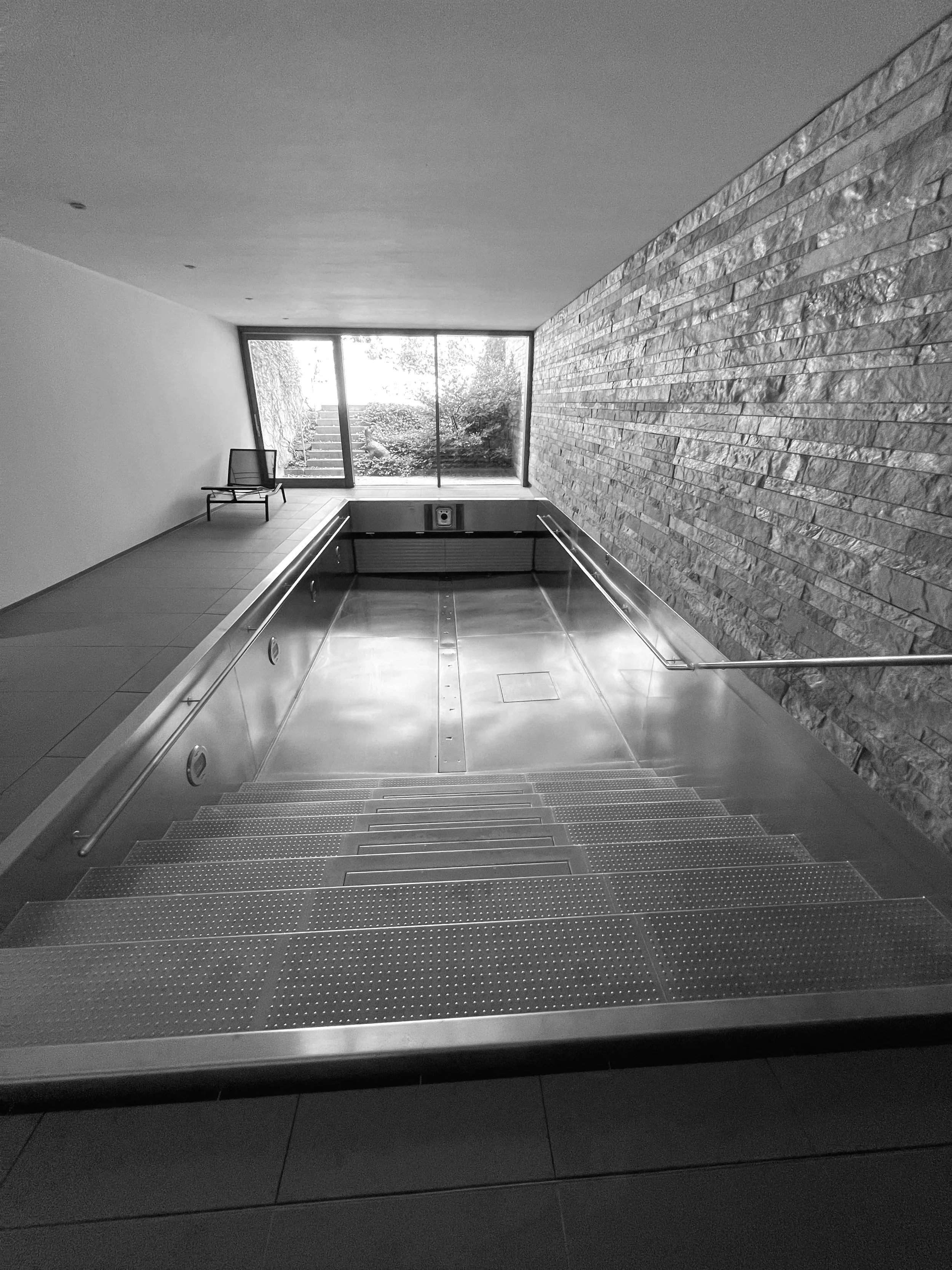 BEFORE Pool_Villa am Wald