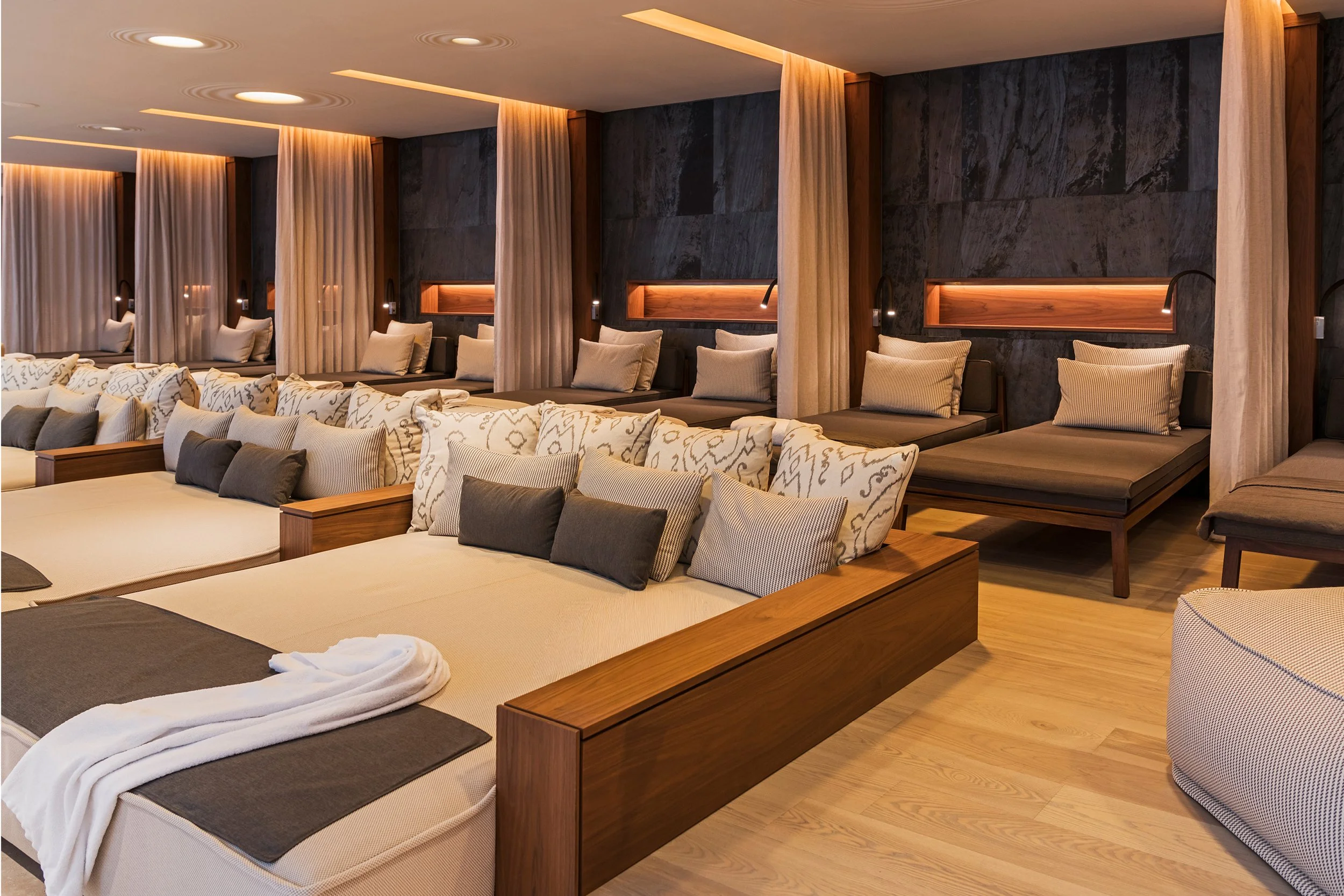 Querfomat_Bv. Hotel Infinity14.jpg