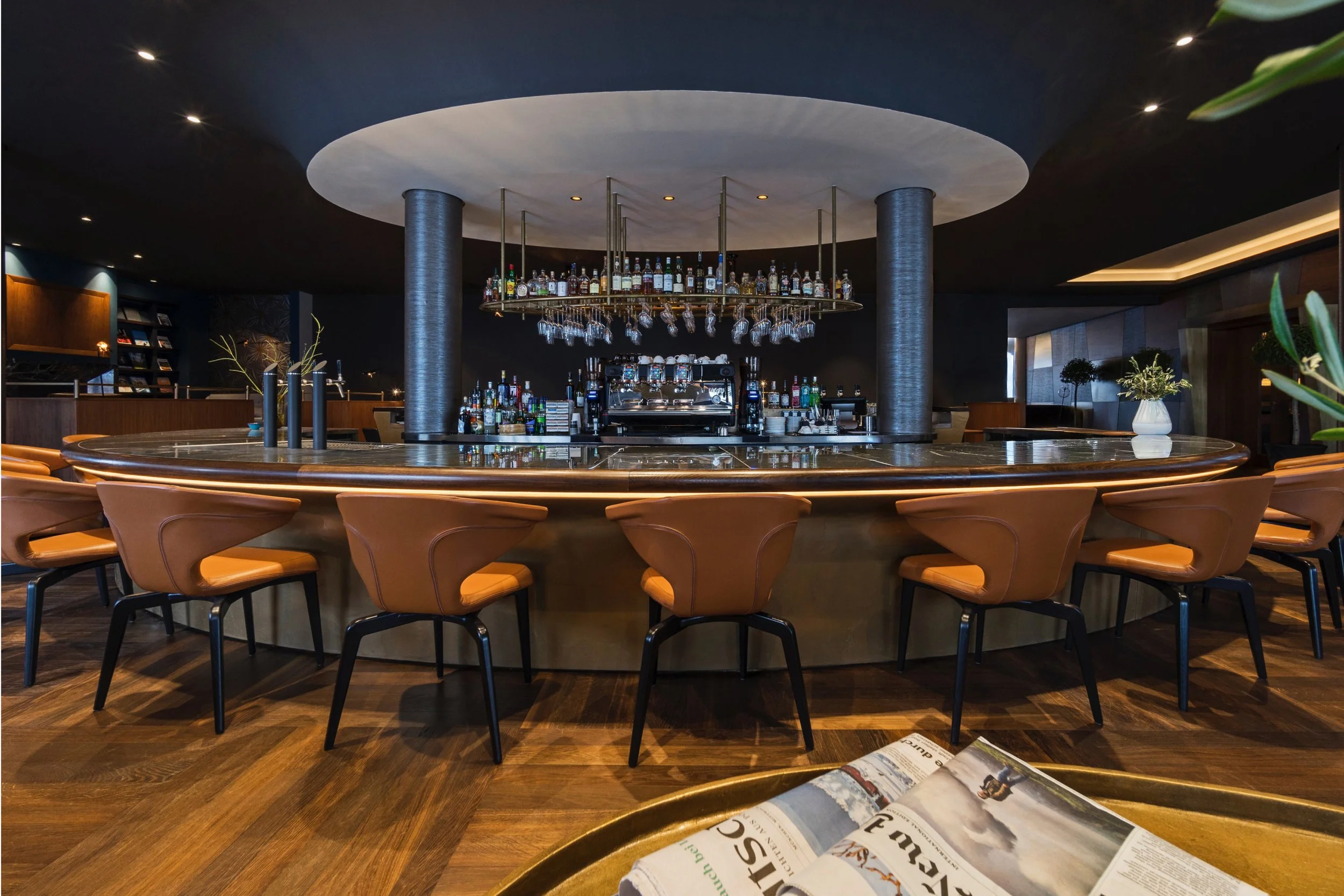 Querfomat_Bv. Hotel Infinity3.jpg