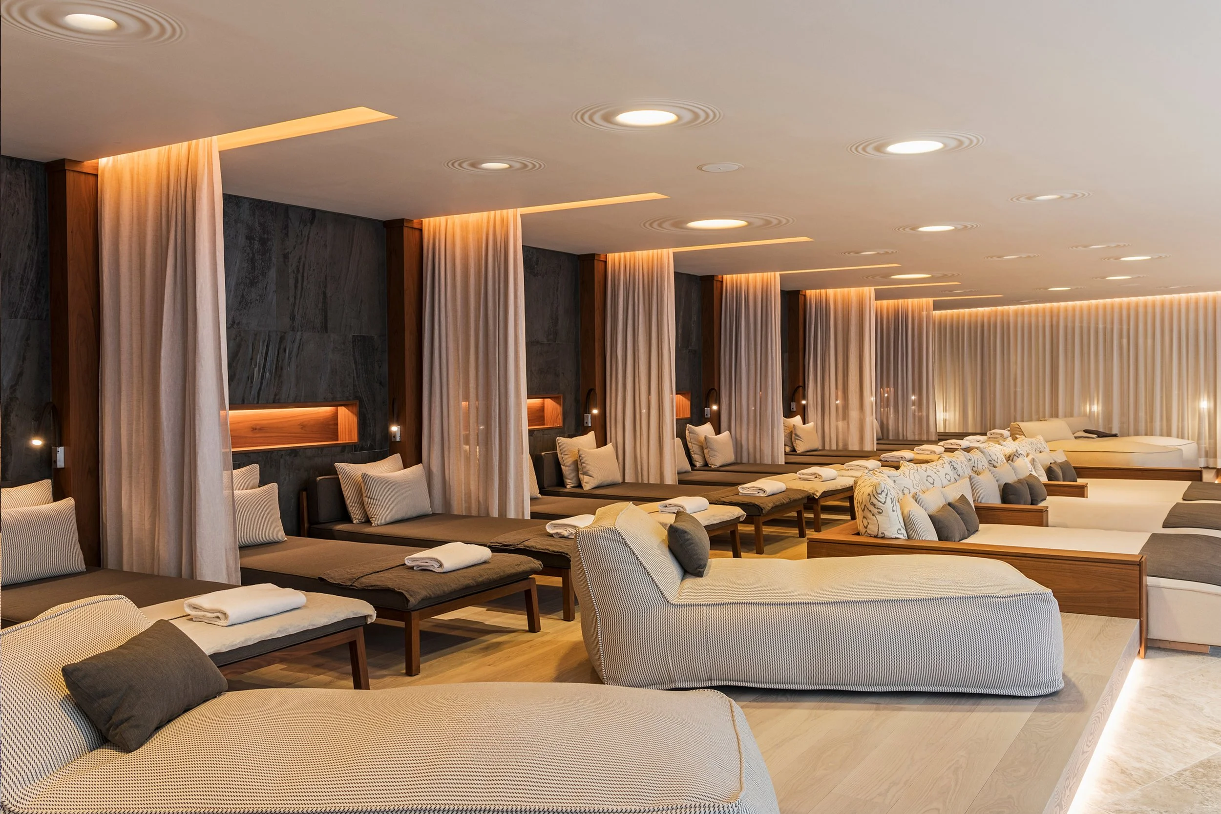Querfomat_Bv. Hotel Infinity15.jpg