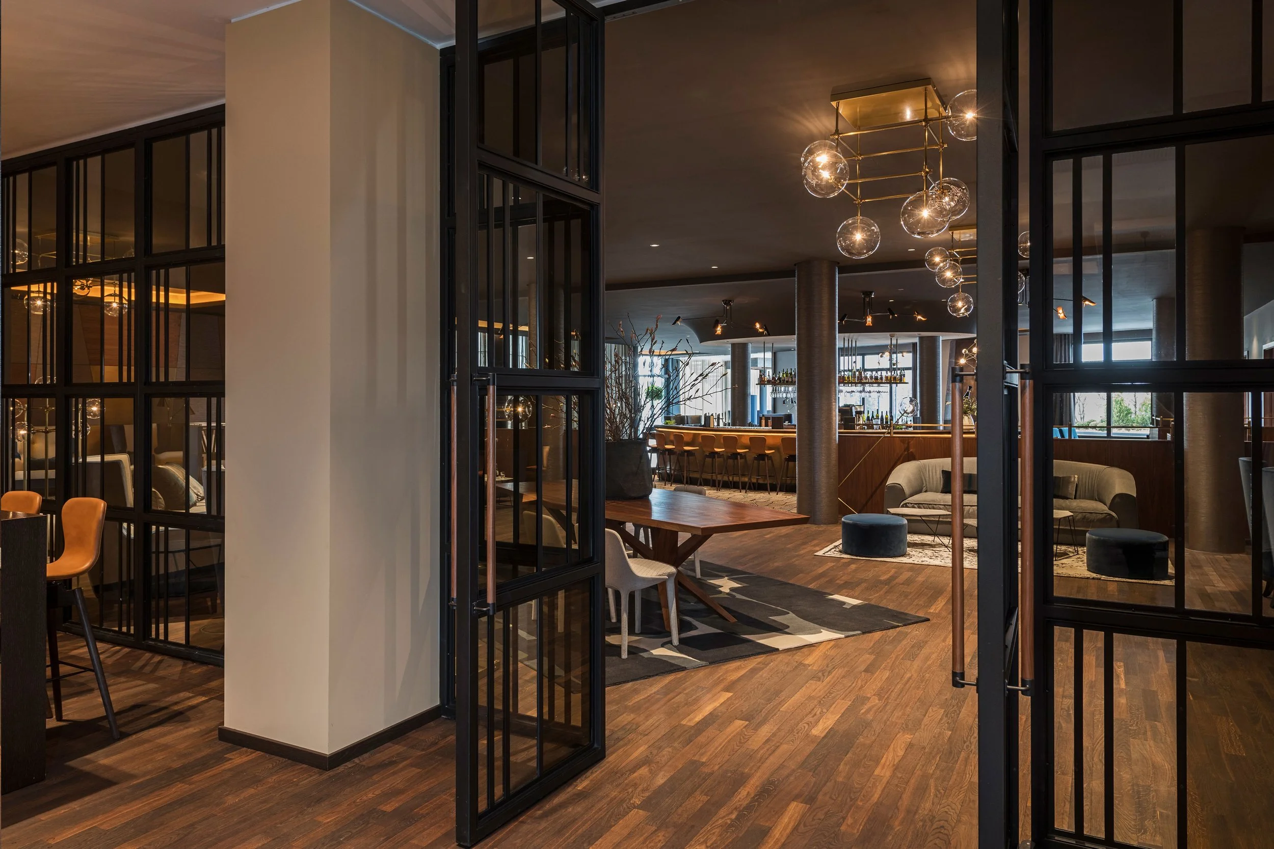 Querfomat_Bv. Hotel Infinity9.jpg