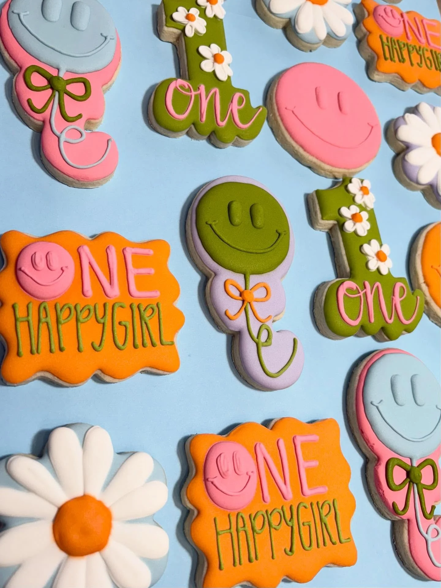 Birthday cookies for one happy girl! 🌼