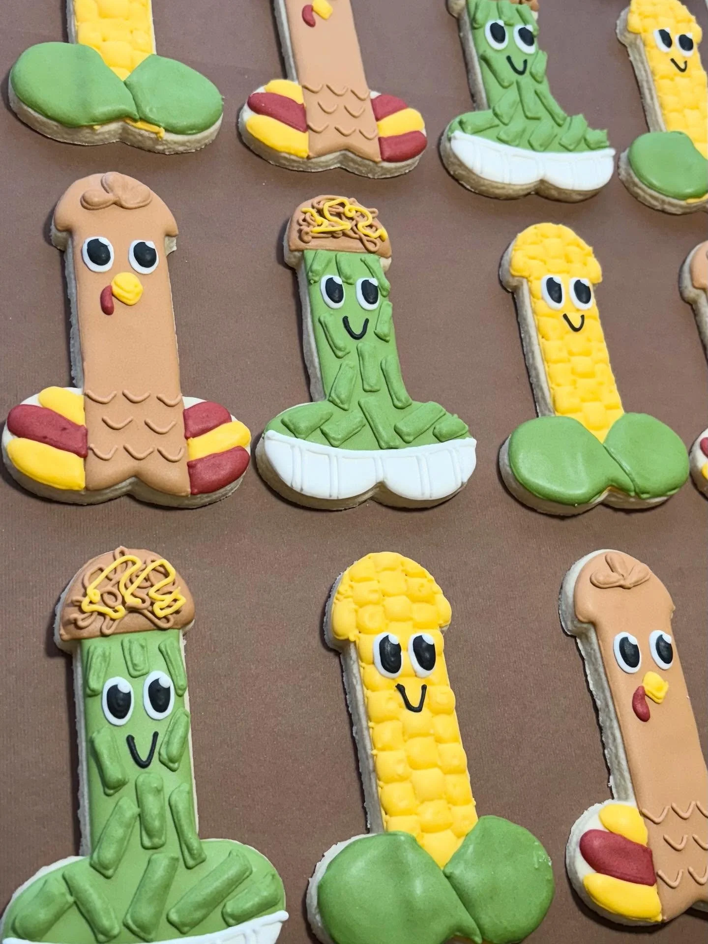 I&rsquo;m thankful I get to make inappropriate and silly cookies as a side gig 🤭🤭🤭 

In case you didn&rsquo;t know, when I say I can make anything, I mean ANYTHING. My favorite part is coming up with names for what I call,✨holidongs✨ 

If you want