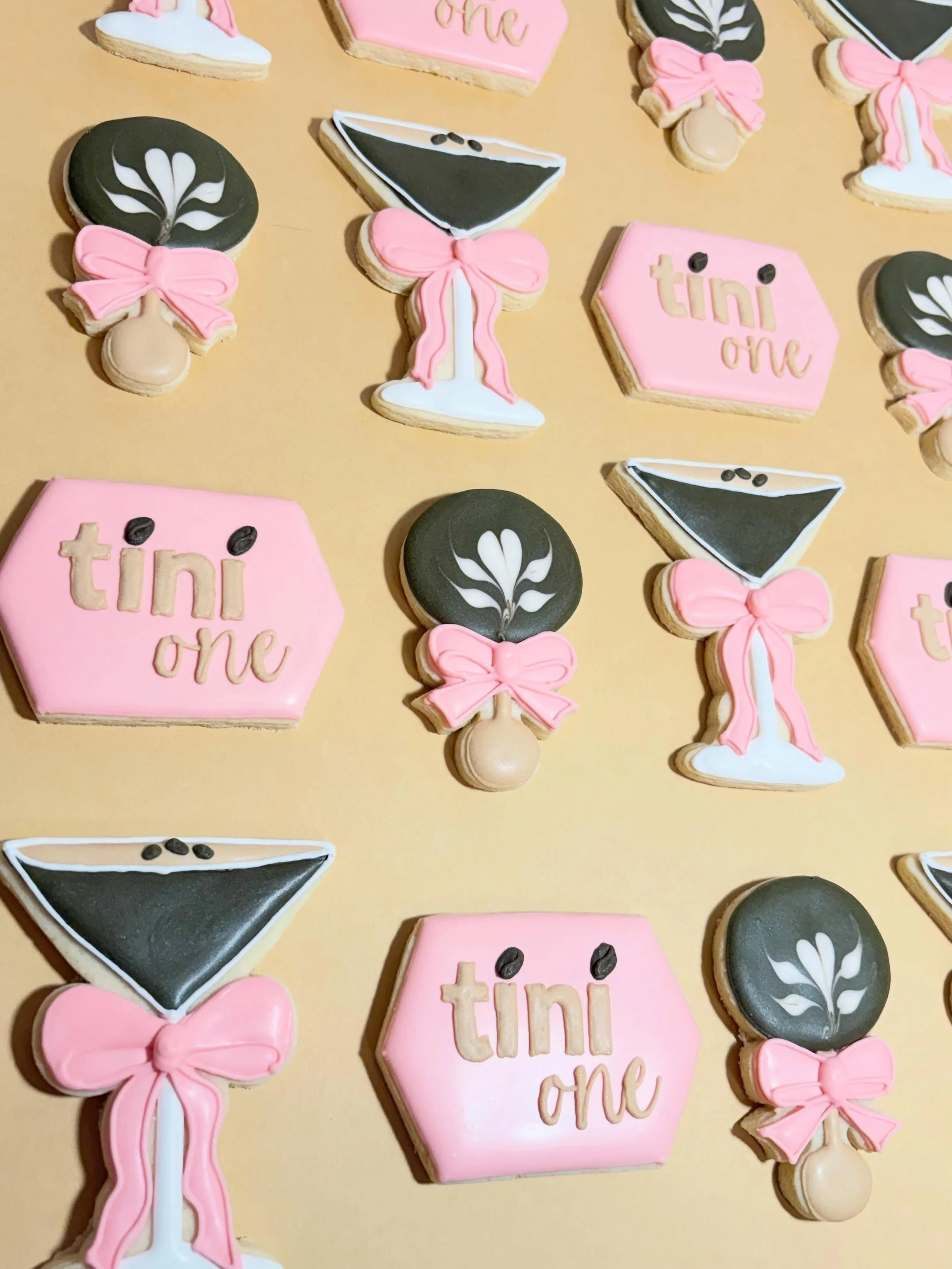 A Tini One baby shower cookies! ☕️🍸