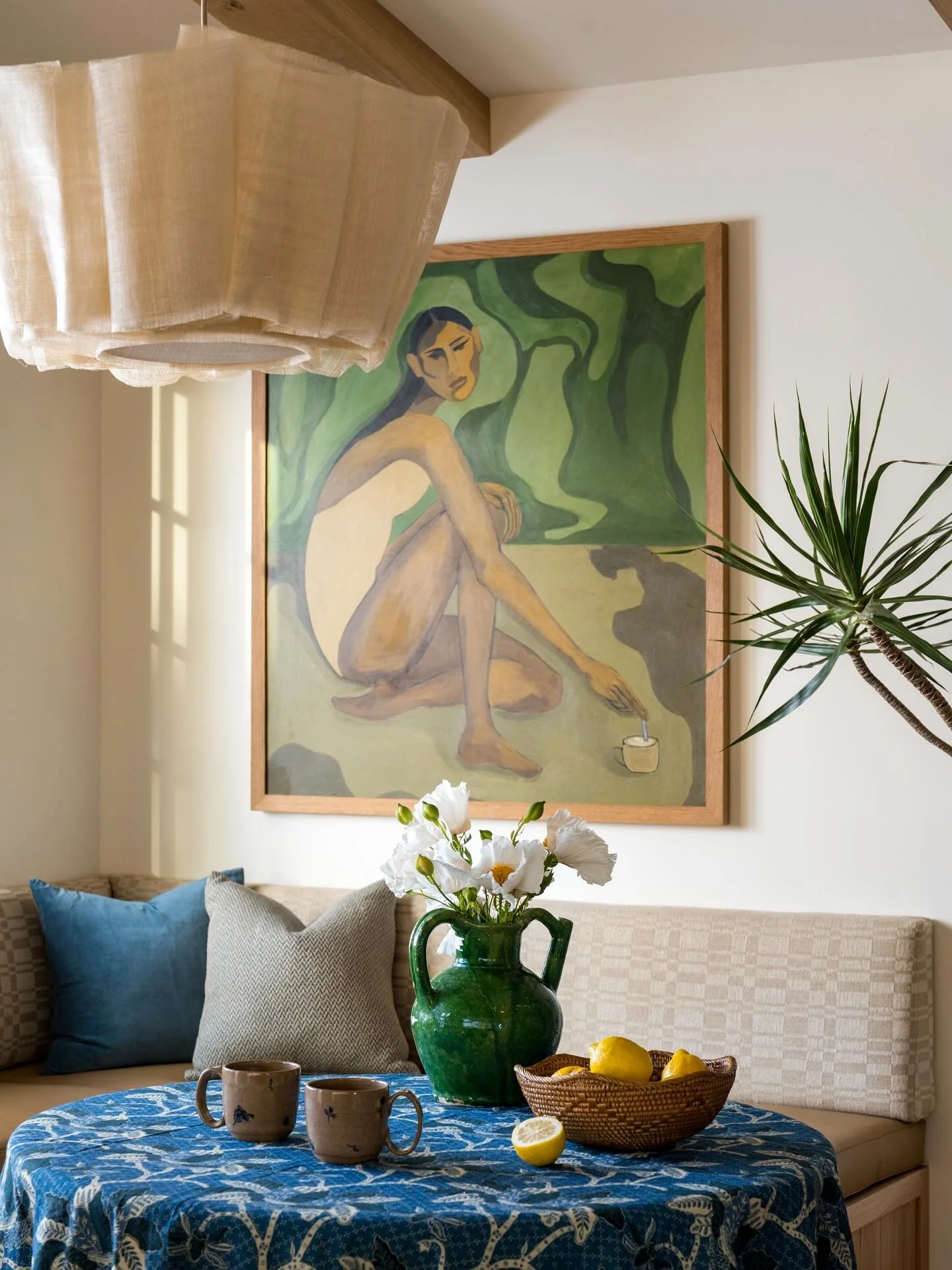 Our breakfast nook at Canyon ✨ The blues and greens weave throughout this home intentionally connecting each space to one another&hellip;.

Design/Styling: @anaberdesign 
Architecture: @t7architecture 
Photography: @charlotteleaphotography 

#anaberd
