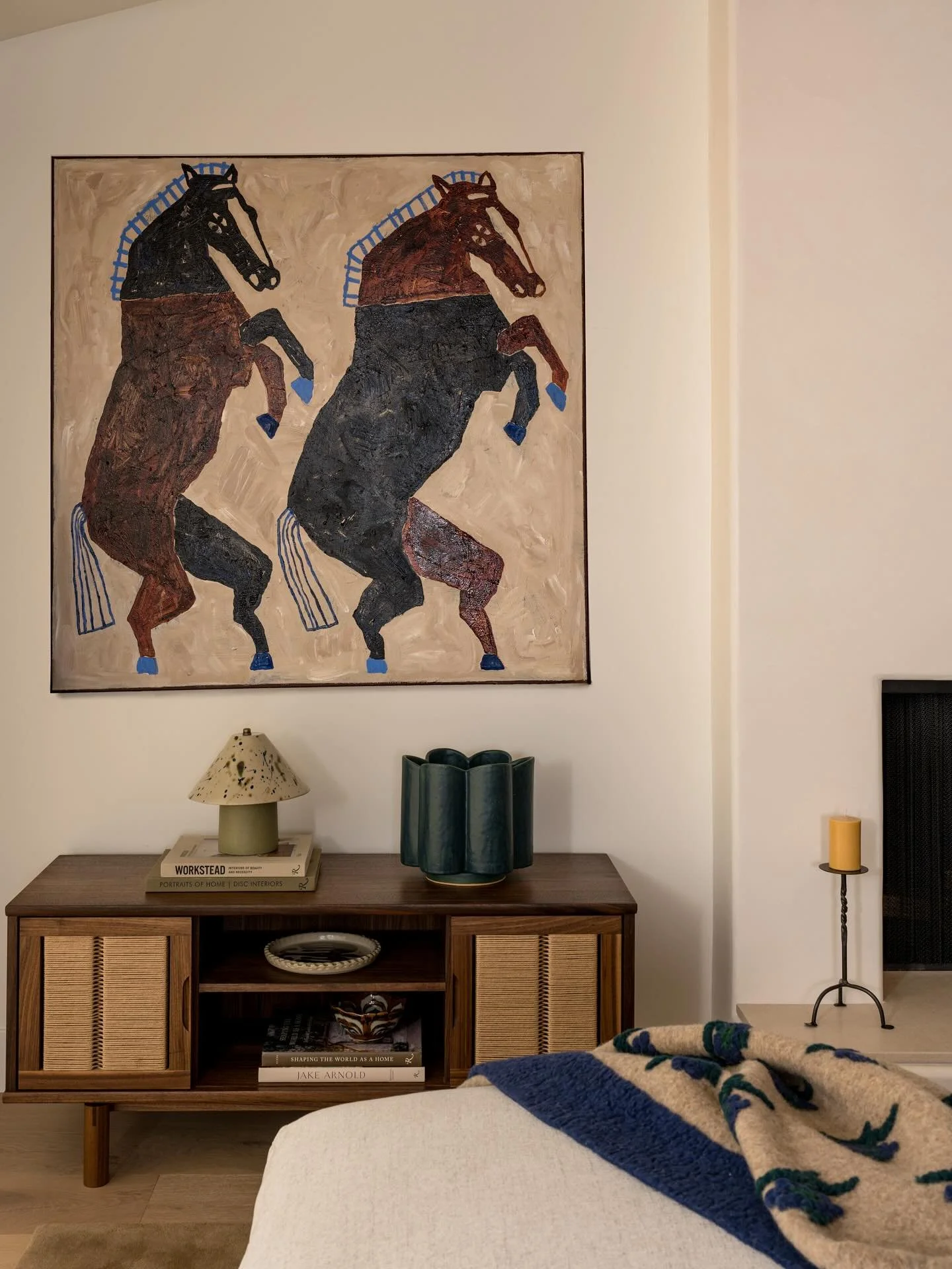 Statement art 👌🏻 (or any art, really)&hellip;

Design/Styling: @anaberdesign 
Architecture: @t7architecture 
📷: @charlotteleaphotography 

#anaberdesign #aNDcanyon #ruedaily #art #abstractart #artmakesmehappy #fireplace #livingroom #livingroomdesi