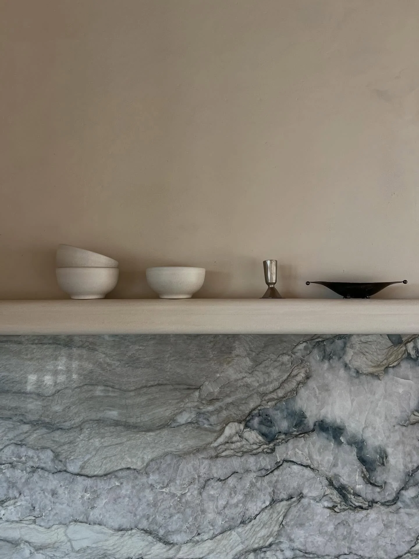 We love color, but we also love a calm and subtle neutral. Lucky for us, that we get to do both. Our #aNDsunset project we&rsquo;ll share soon. For now, a quick snap from photoshoot day.

Architecture: @happyspacestudio 
Interiors: @anaberdesign 

#a