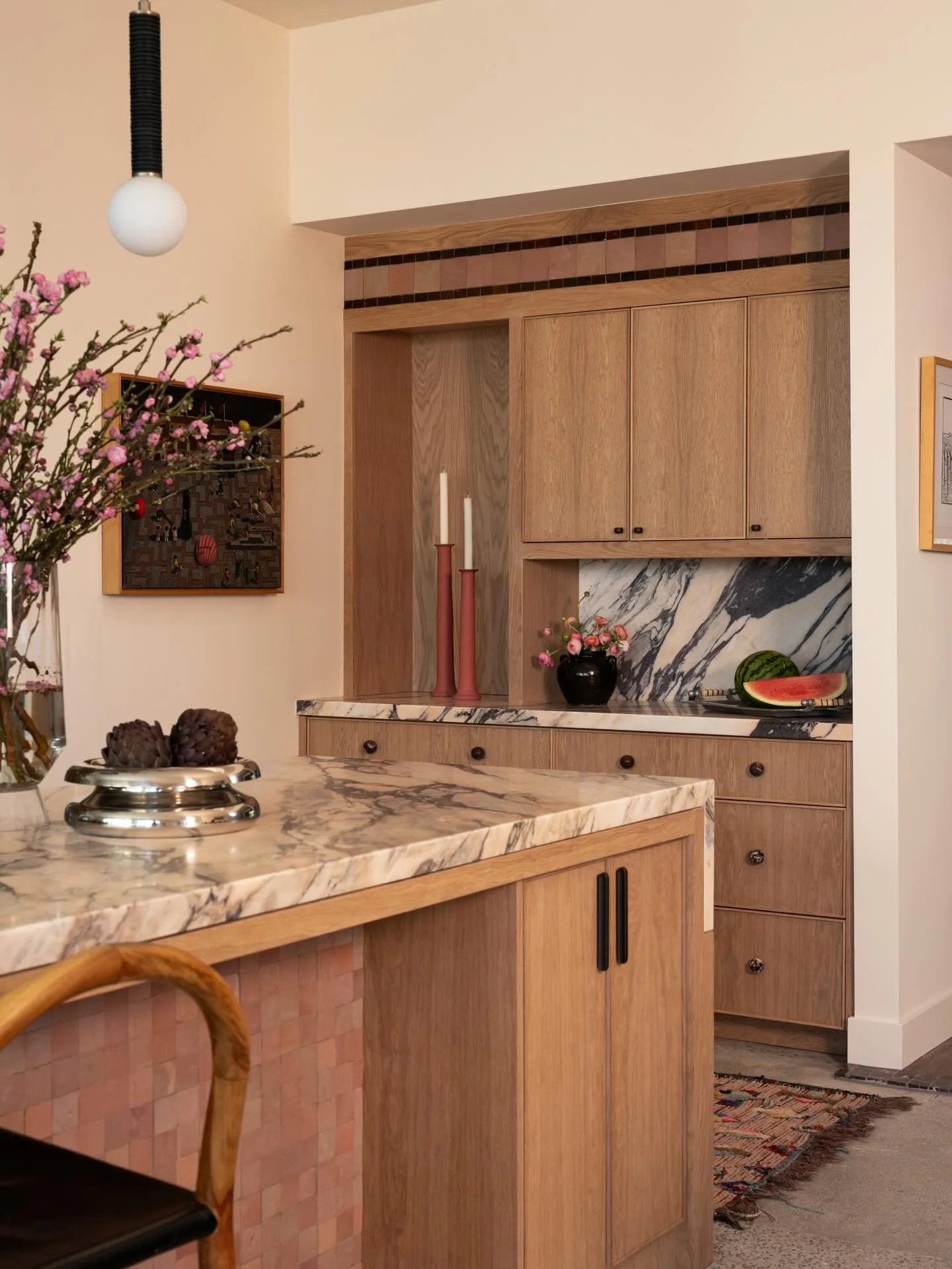 An angle of our Robley kitchen that really shows off the finishes. Pink zellige, arabescato rose marble, oak, and perfectly patinaed hardware&hellip;.

Design/Styling: @anaberdesign 
📷: @charlotteleaphotography 

#anaberdesign #kitchenrenovation #ru