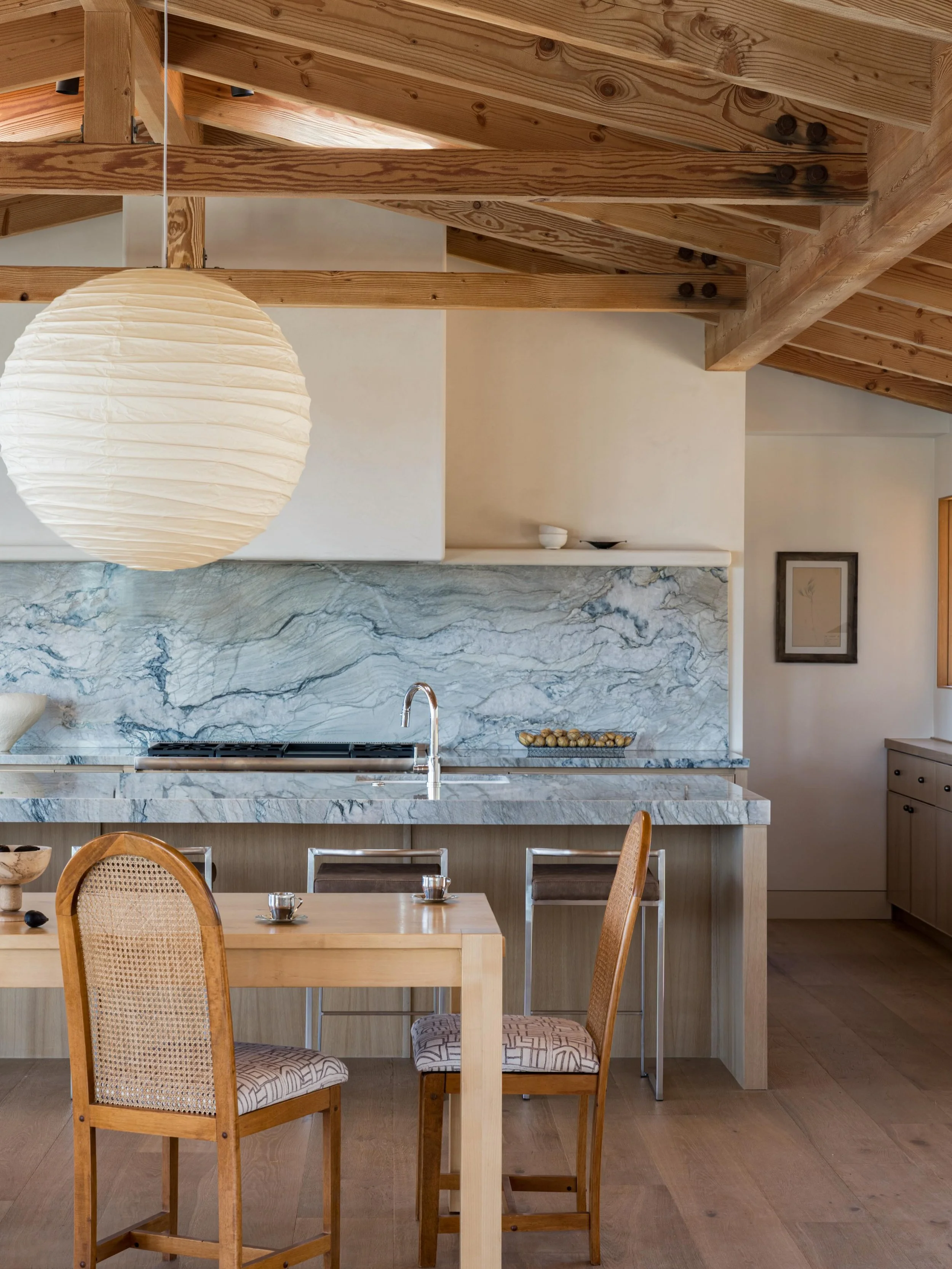 A first glimpse at some new work ✨

In collaboration with @happyspacestudio, we designed the interiors to reflect the ease of California coastal living. The materiality leaned into earth and ocean tones, utilization of multiple wood species layered t