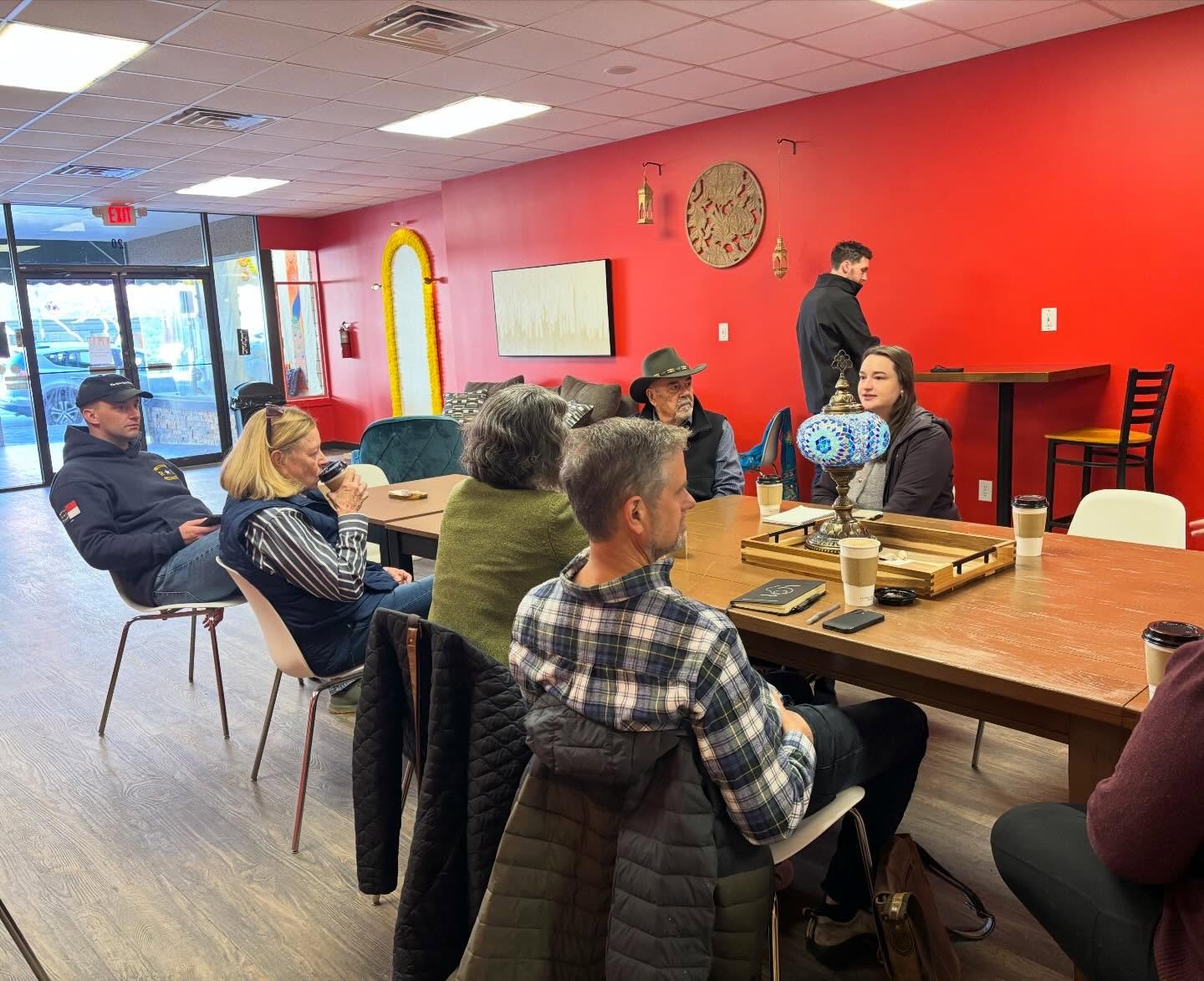 Two of my favorite things: talking with neighbors and supporting small businesses! 🍵☕️ #votepark