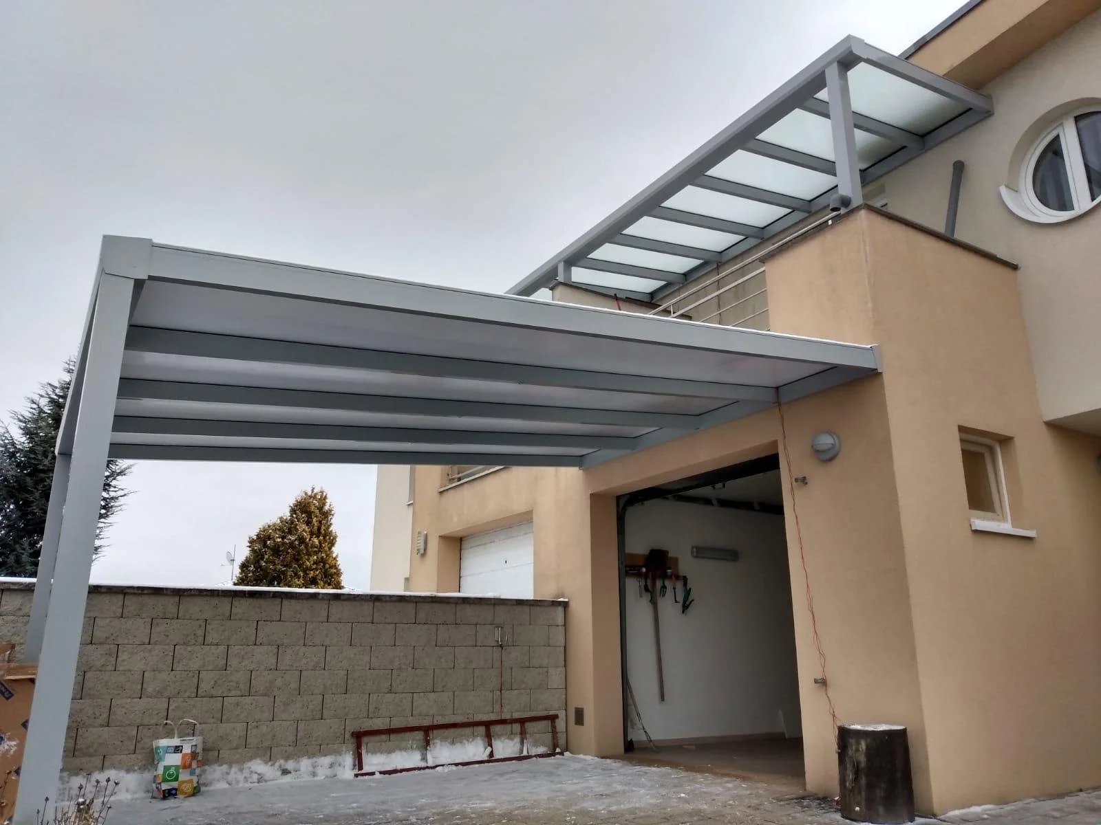 egyedi-ral-aluminium-autobeallo-es-teraszfedes.jpeg