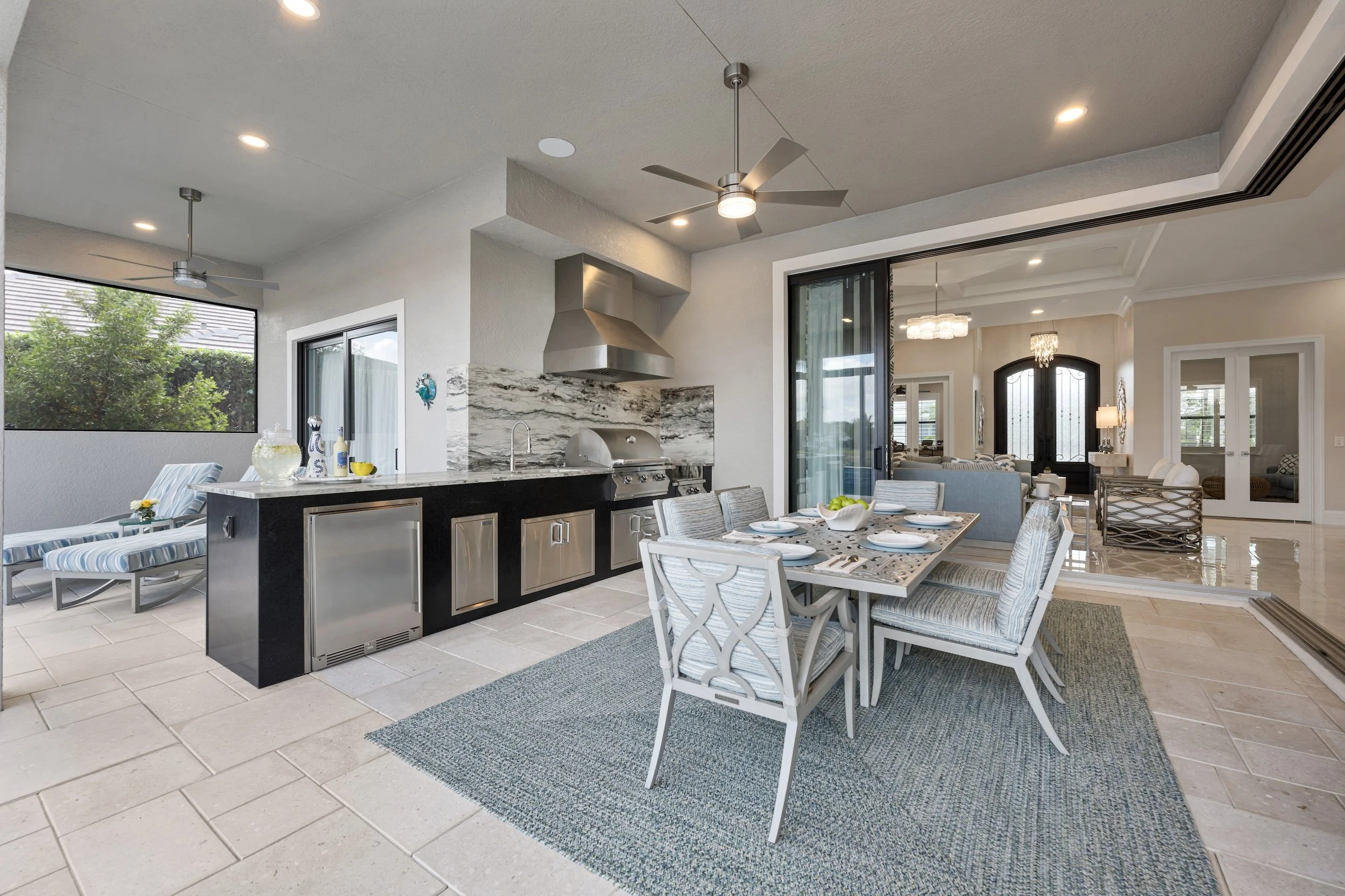 Outdoor Dining - Kitchen.jpg