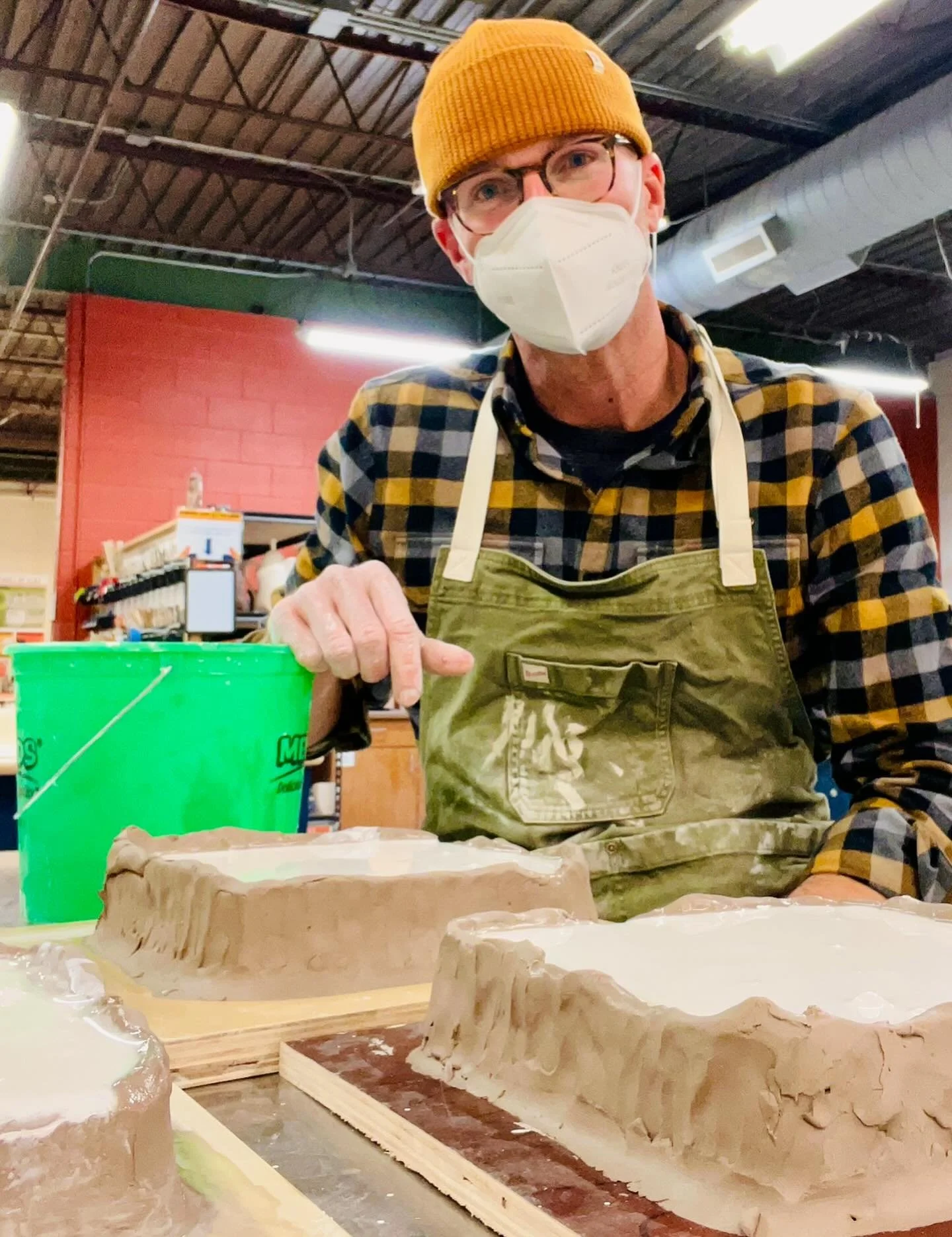 Making plaster molds of the woodland tiles! 😷

Stay Cozy 🏕️

#campnorthandco #ceramics #midwestmakers #wisconsin #greenbay