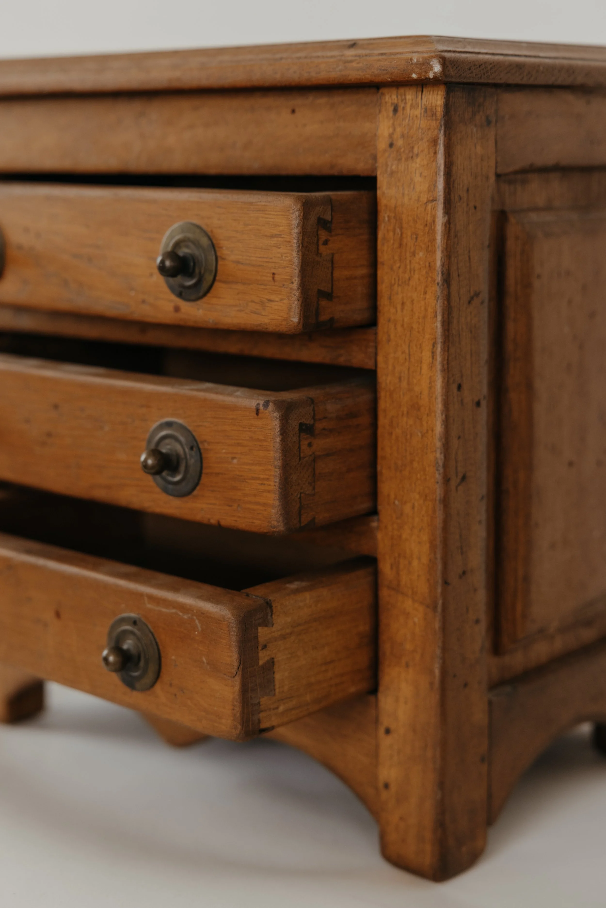 Hawthorn_Jewlery Box_3-29 (5 of 8).jpg