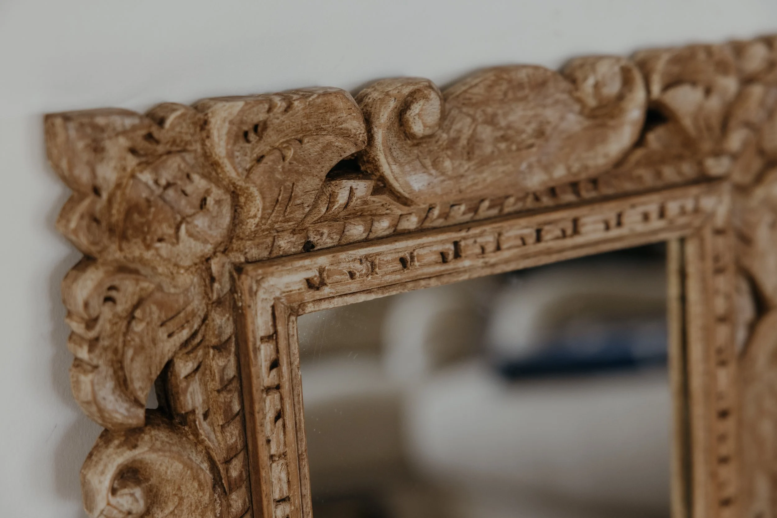 Hawthorn_Carved Mirror_3-29 (6 of 7).jpg