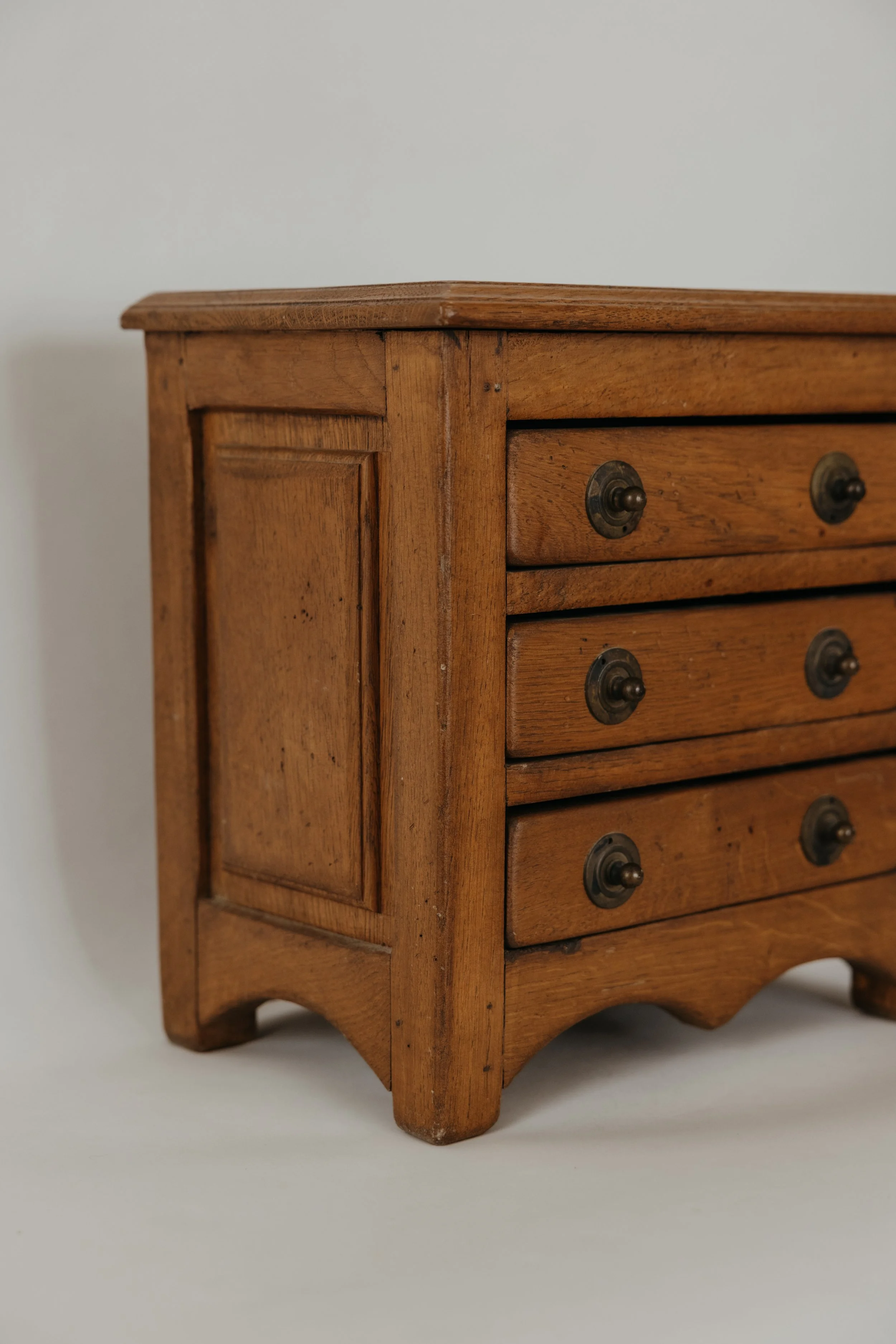 Hawthorn_Jewlery Box_3-29 (2 of 8).jpg