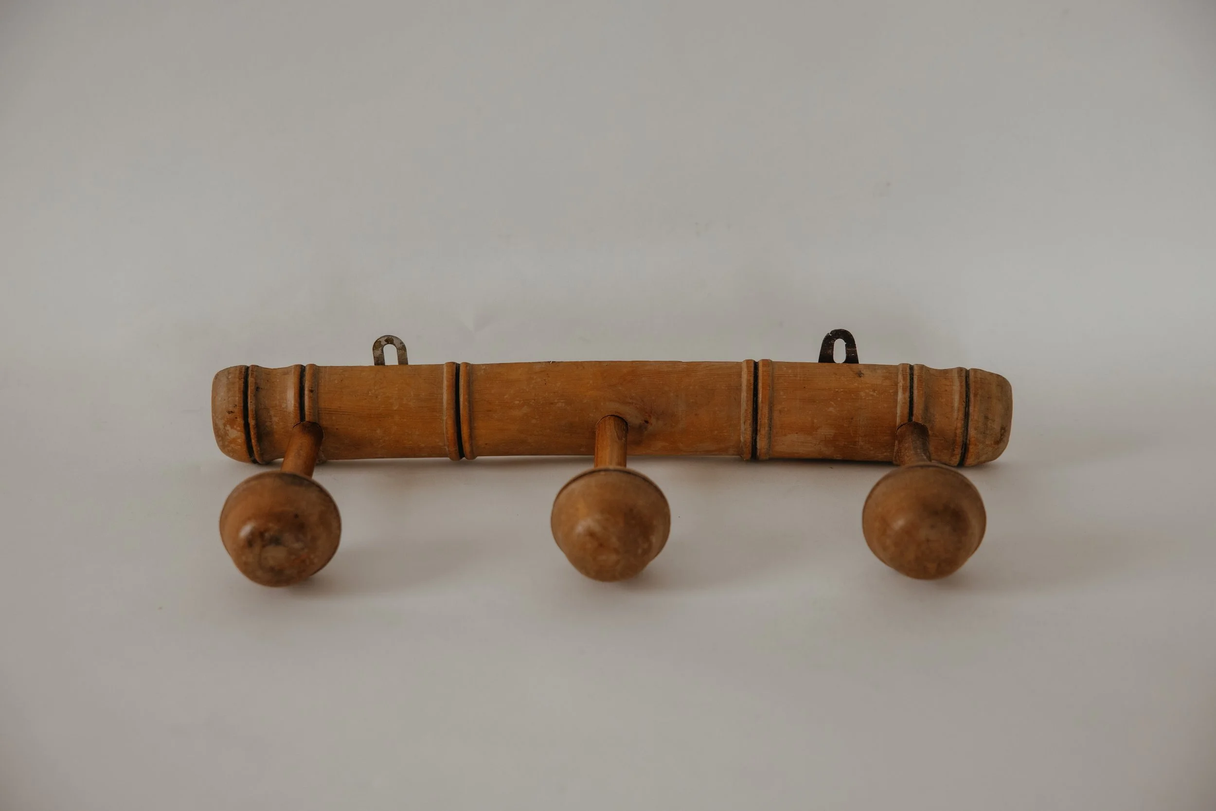 Hawthorn_Small Coat hanger_3-29 (2 of 4).jpg