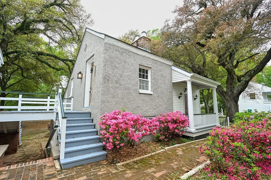 Did you know that this building actually predates the Briars? 👀

While the exact date is unknown, it is thought that it was built in the late 1700s, possibly as a kitchen! This would make sense for the time period as kitchens were usually built sepa
