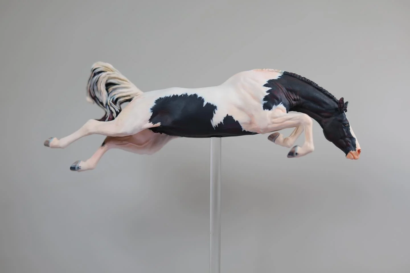 MINI RAVEN // RAVEN 

- In October of 2018, when I was 13 turning 14 just in a few days, I bought a Hornet Resin to paint that came directly from Maggie&rsquo;s website. At the time, he was my favorite resin and I wanted to buy myself something as an