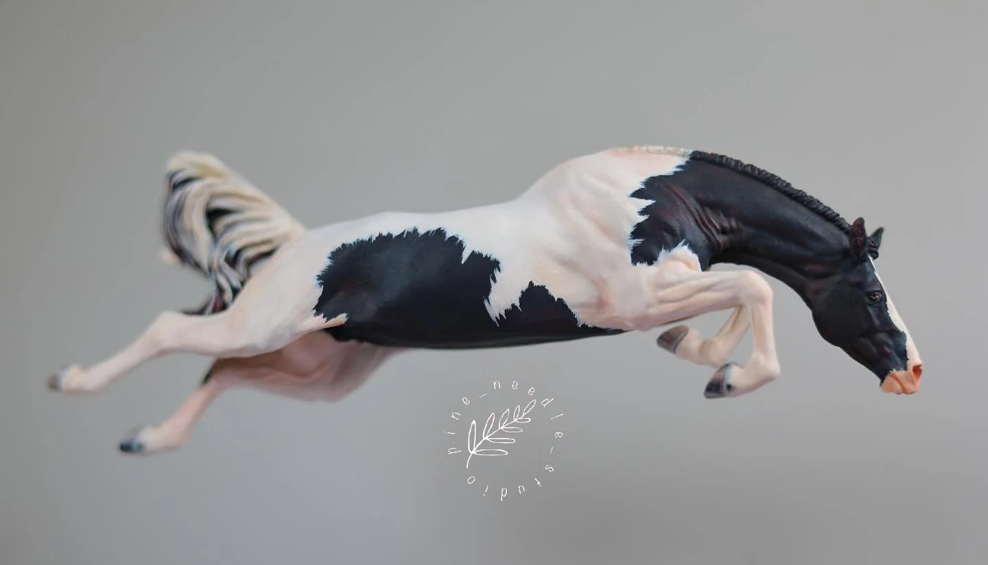 MINI RAVEN // Venti Wasp sculpted by Maggie Bennett 

&bull; Detail Shots &bull;
