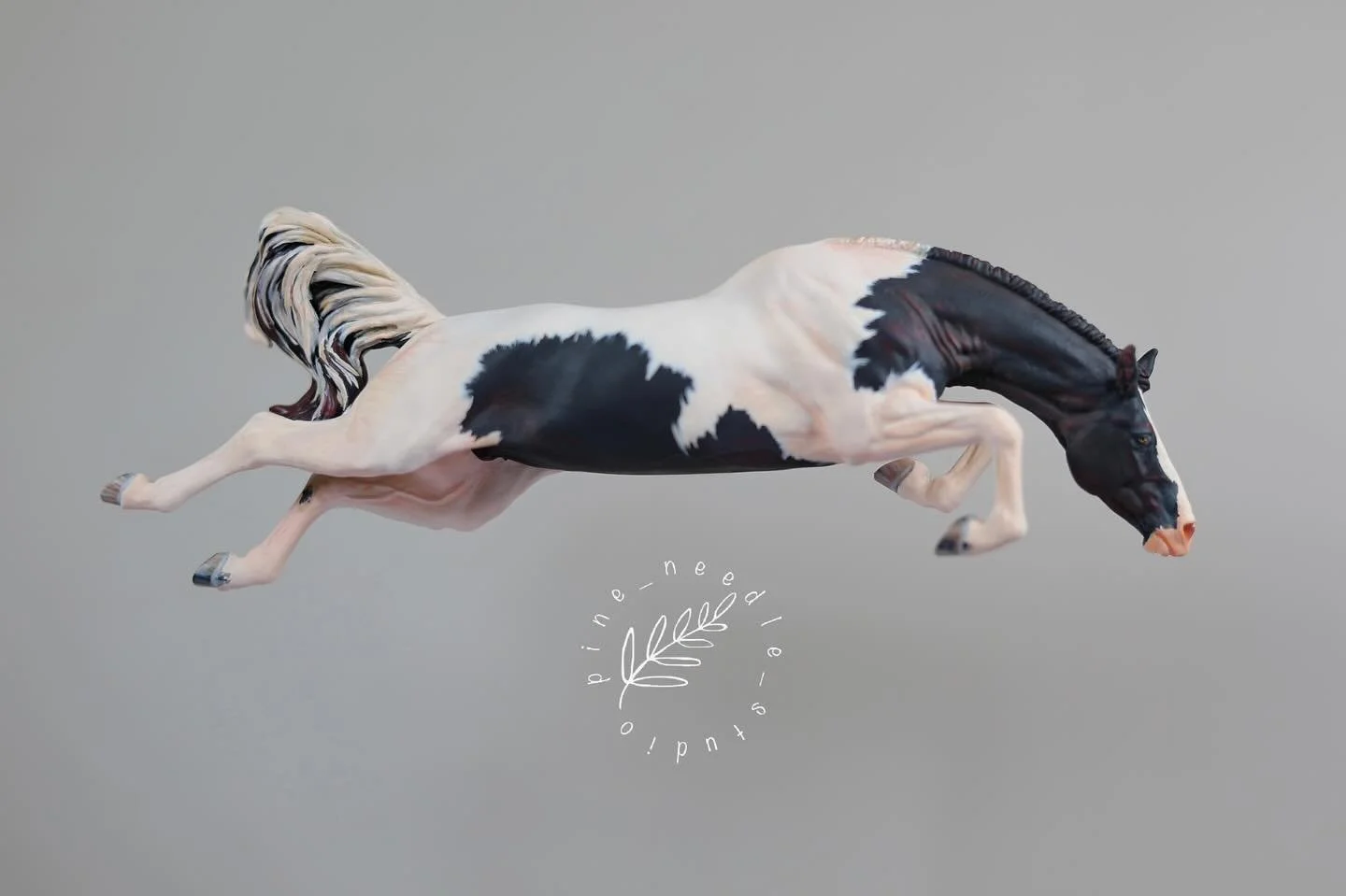 MINI RAVEN // Venti Wasp Sculpted by Maggie Bennett 

Completed &bull; Future Sales Piece 

Painted in acrylics and pastels 

📸 - More photos of him coming soon! 

{Tags}
#breyerhorsephotography #breyer #breyermodelhorse #custombreyer #modelhorse #m