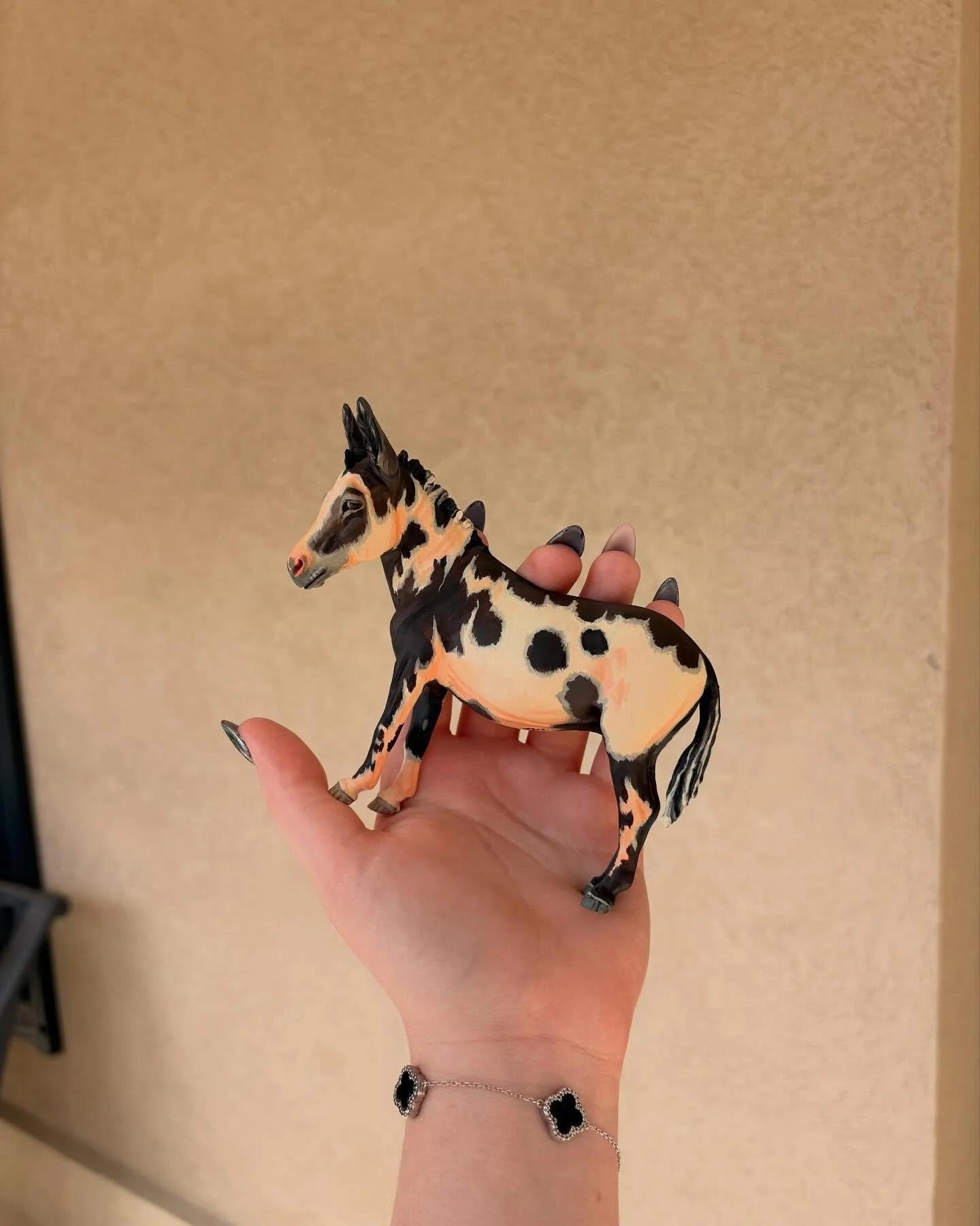 Almost finished Commission! Just needs Gloss + Satin Touches 

Final Photos Coming Soon! 

{Tags}
#modelhorse #modelhorses #donkey #spotteddonkey #breyer #breyermodelhorse #modelhorsephotography #modelhorsecollector #custommodelhorses #breyerfest #br