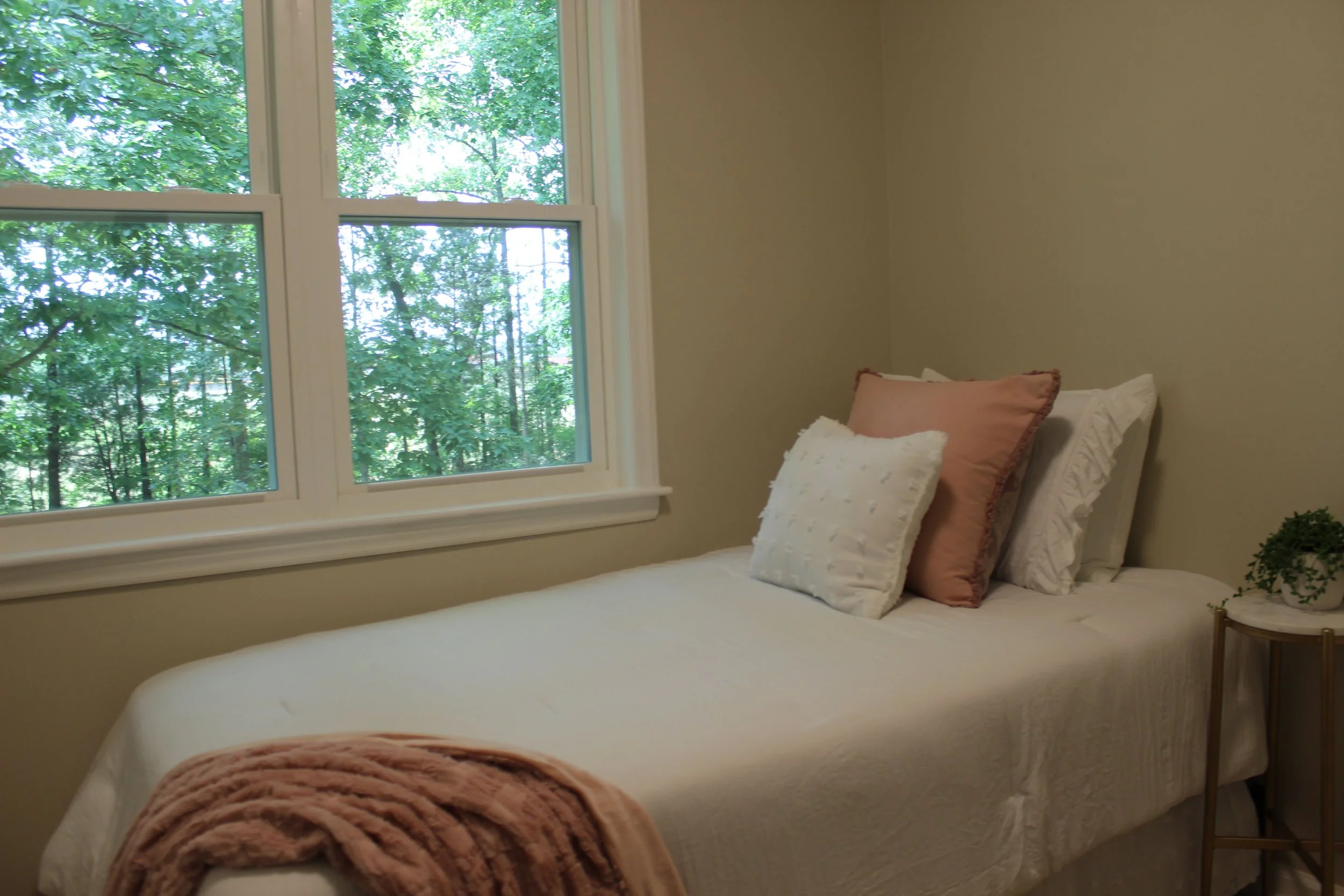 Bedroom 2 - View2