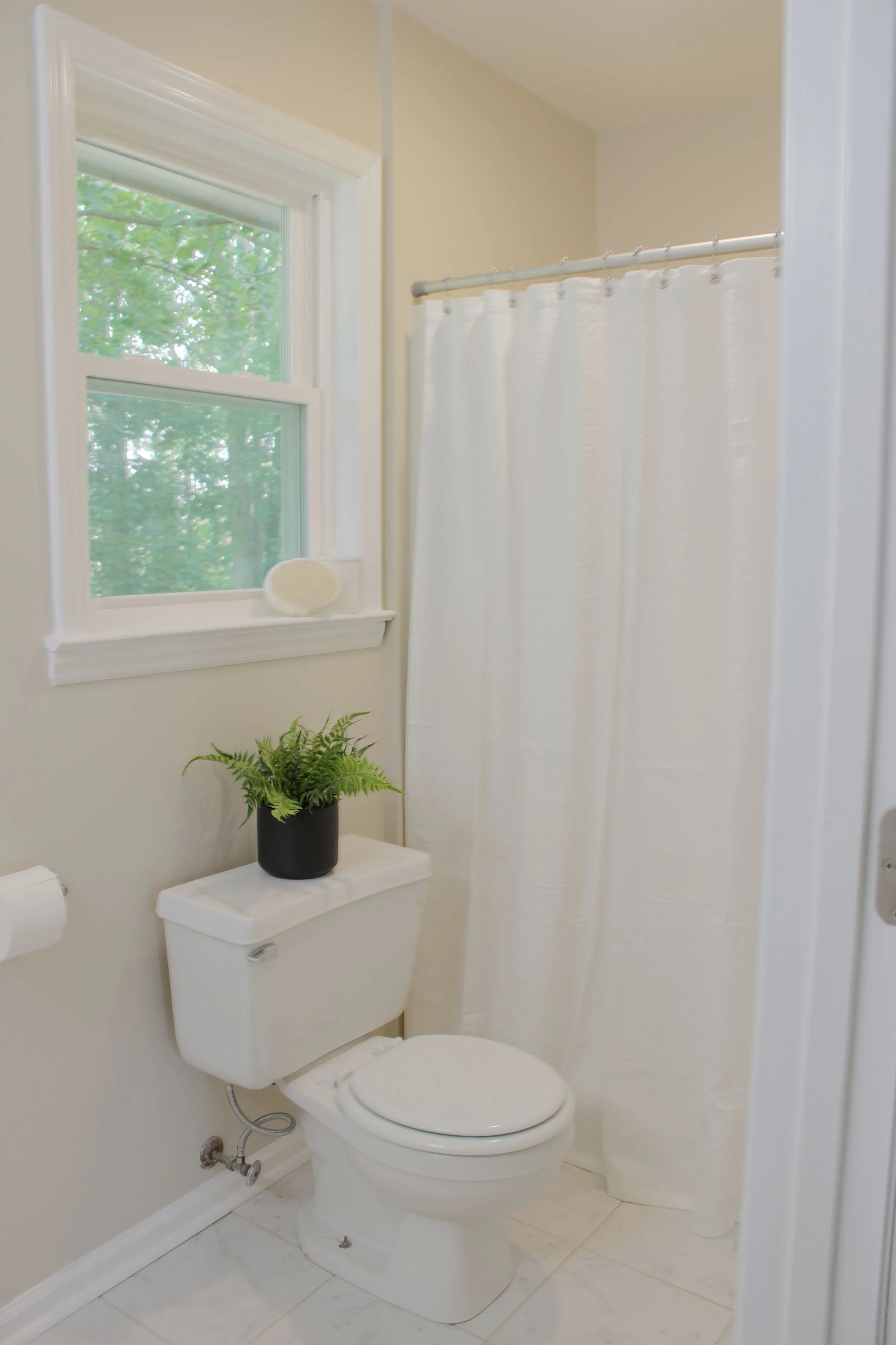 Primary bathroom - view2