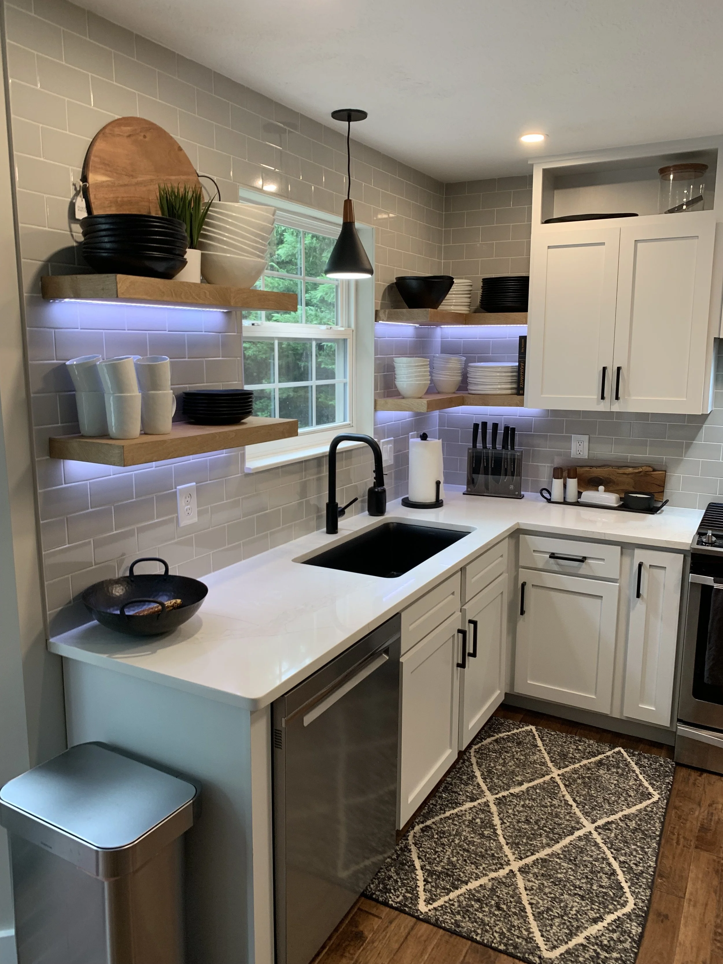 miklo kitchen 2.jpg