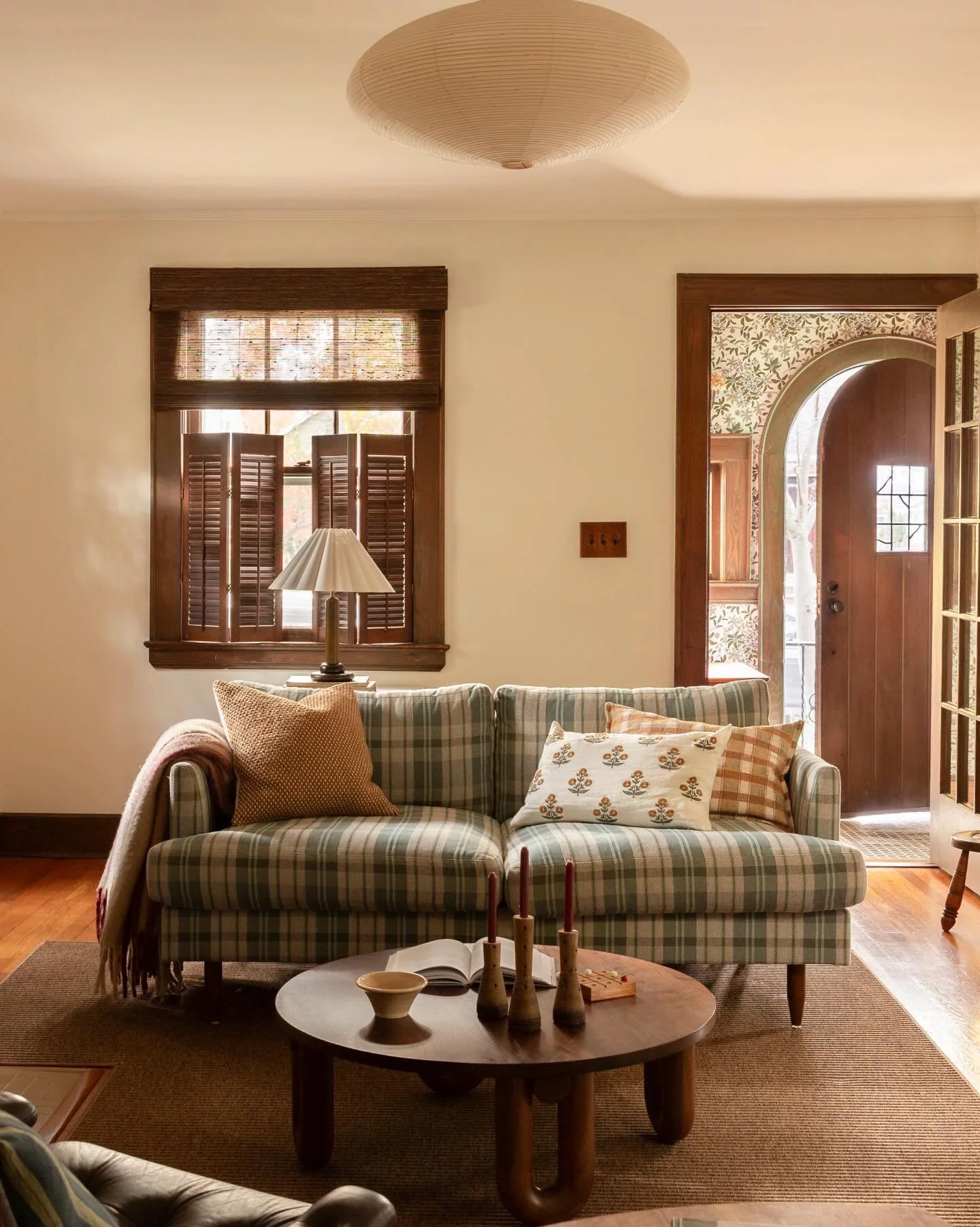 pretty, vintage moments from the project maplewood living room.⁠
⁠
a warm, welcoming palette layered with bespoke details, like custom delft-inspired tiles, antique d&eacute;cor and statement wallpaper, allows the space to bridge modern function with