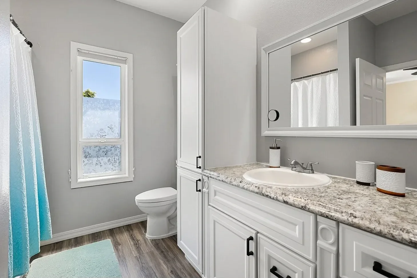 BaldPeakRD+Bathroom.webp