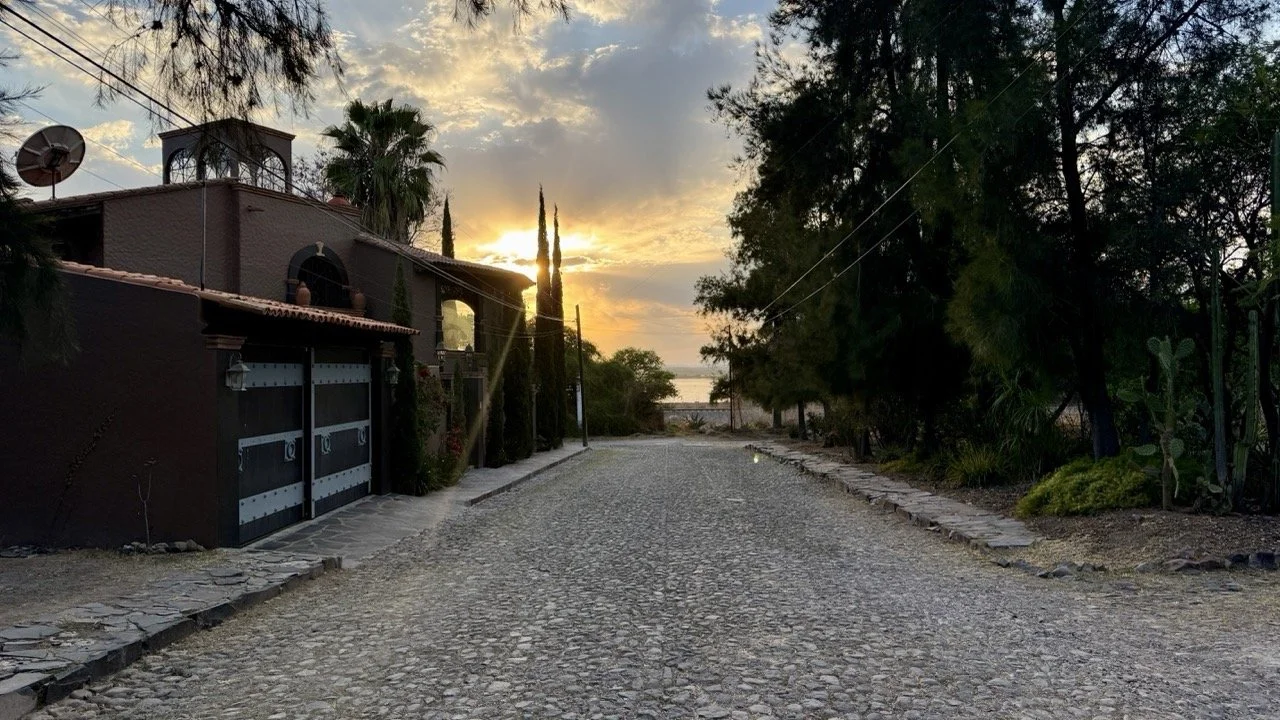 Los Frailes Neighborhood Guide: Living in Los Frailes San Miguel de Allende
