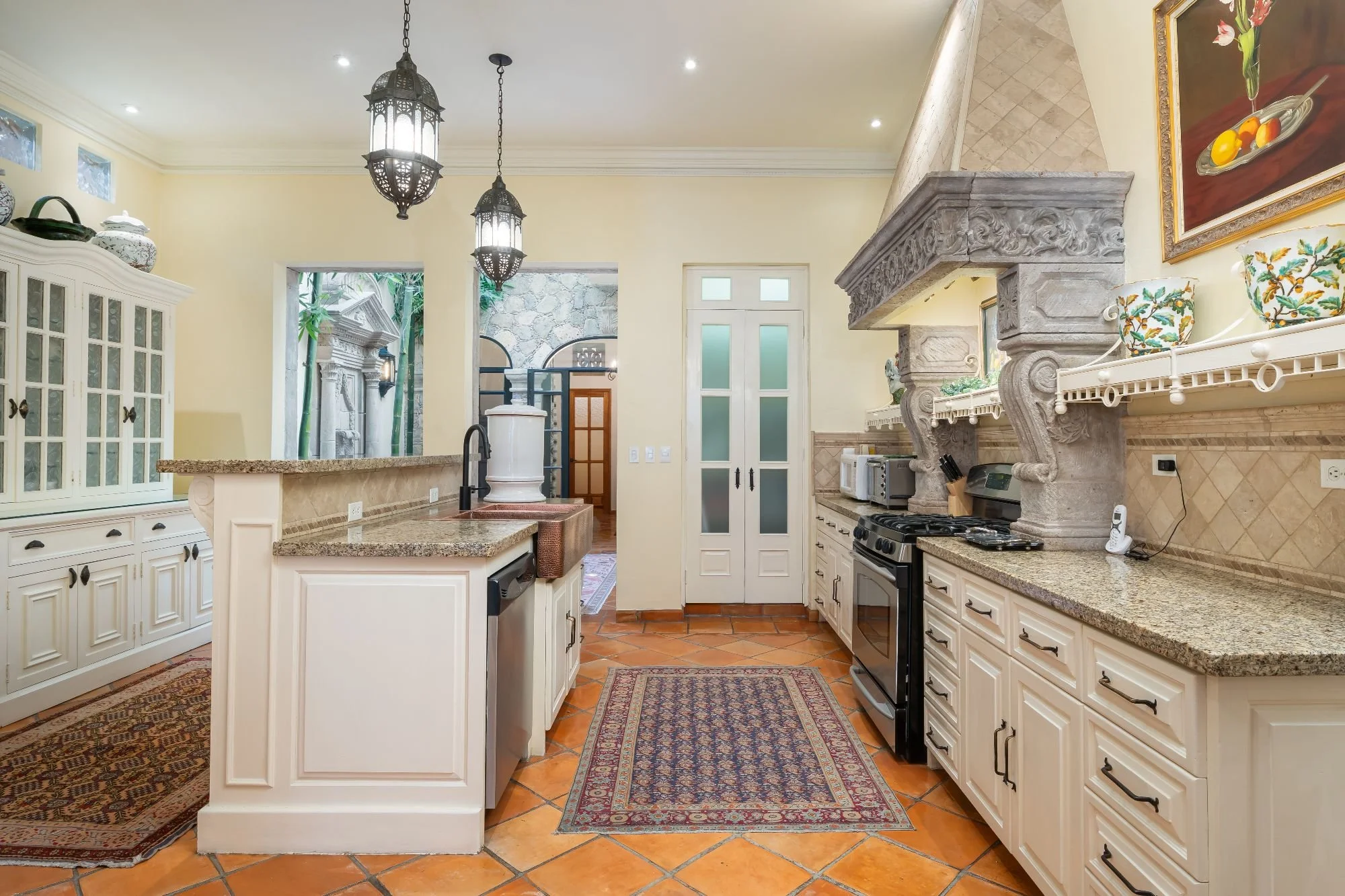 Colonial style home kitchen in San Miguel de Allende with modern finishes