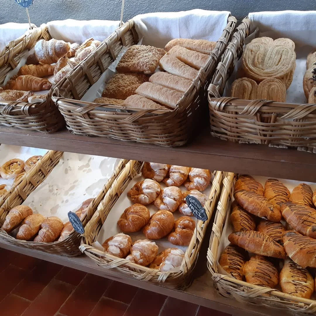 Panadería El Maple bakery in San Miguel de Allende known for bread, cookies, and sandwich rolls