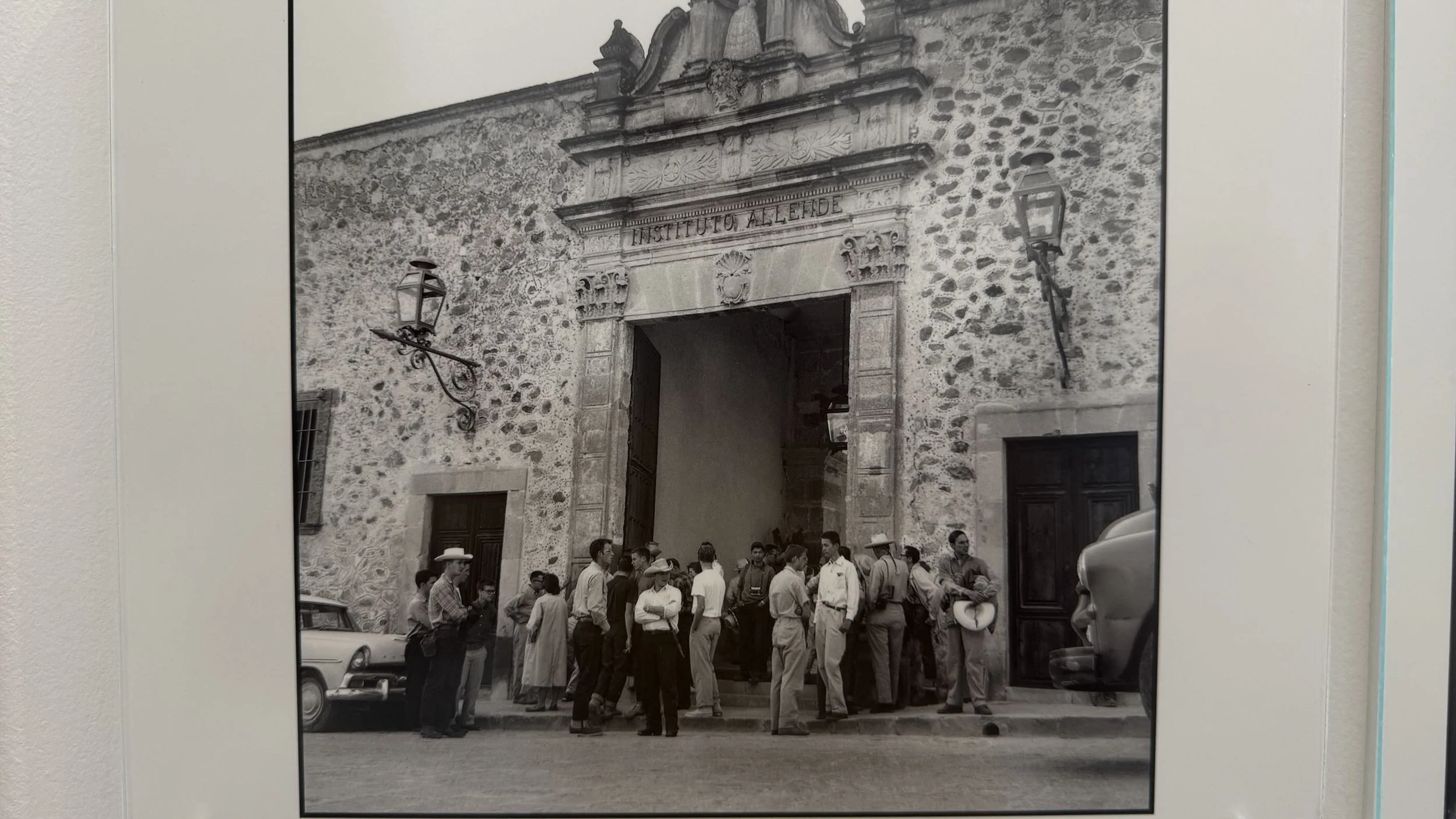 Historic photo of the Instituto Allende with students in San Miguel de Allende.