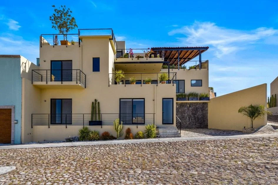 1. Casa Diana exterior view in Malanquín Country Club San Miguel de Allende