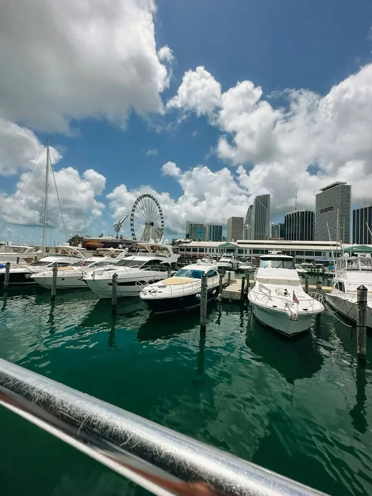 Yachts parked at Miami’s bayside in Florida aesthetic Miami skyline