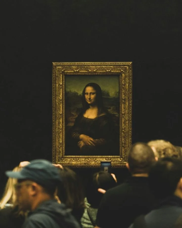 Clear view of the Mona Lisa inside the Louvre in Paris, France