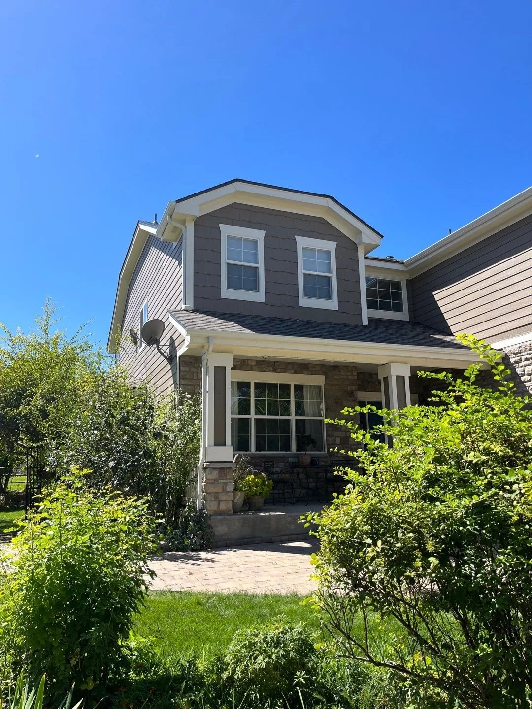 longmont-co-seamless-gutters-front-porch.jpg