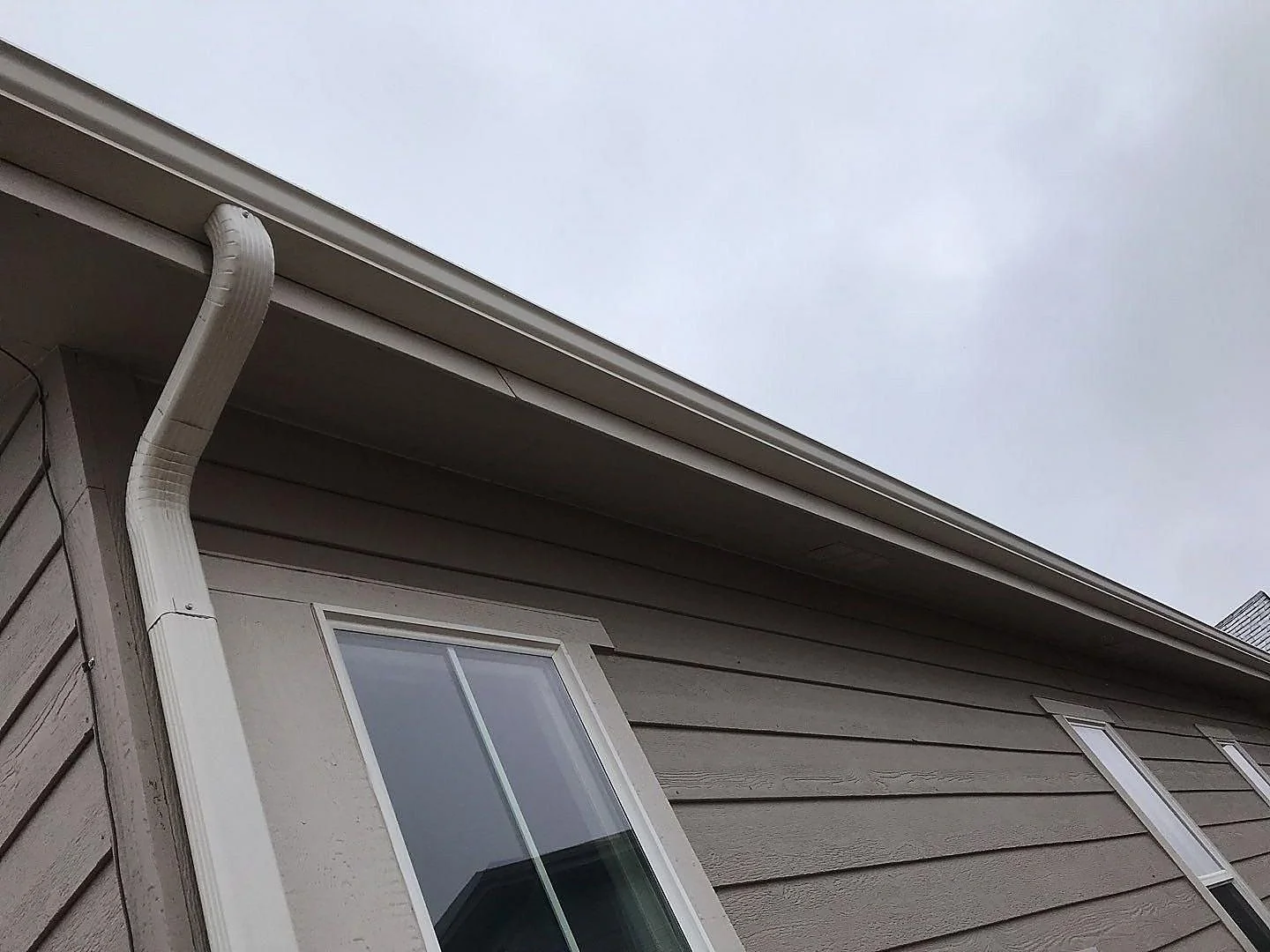 arvada-co-gutter-and-downspout-corner-detail.jpg