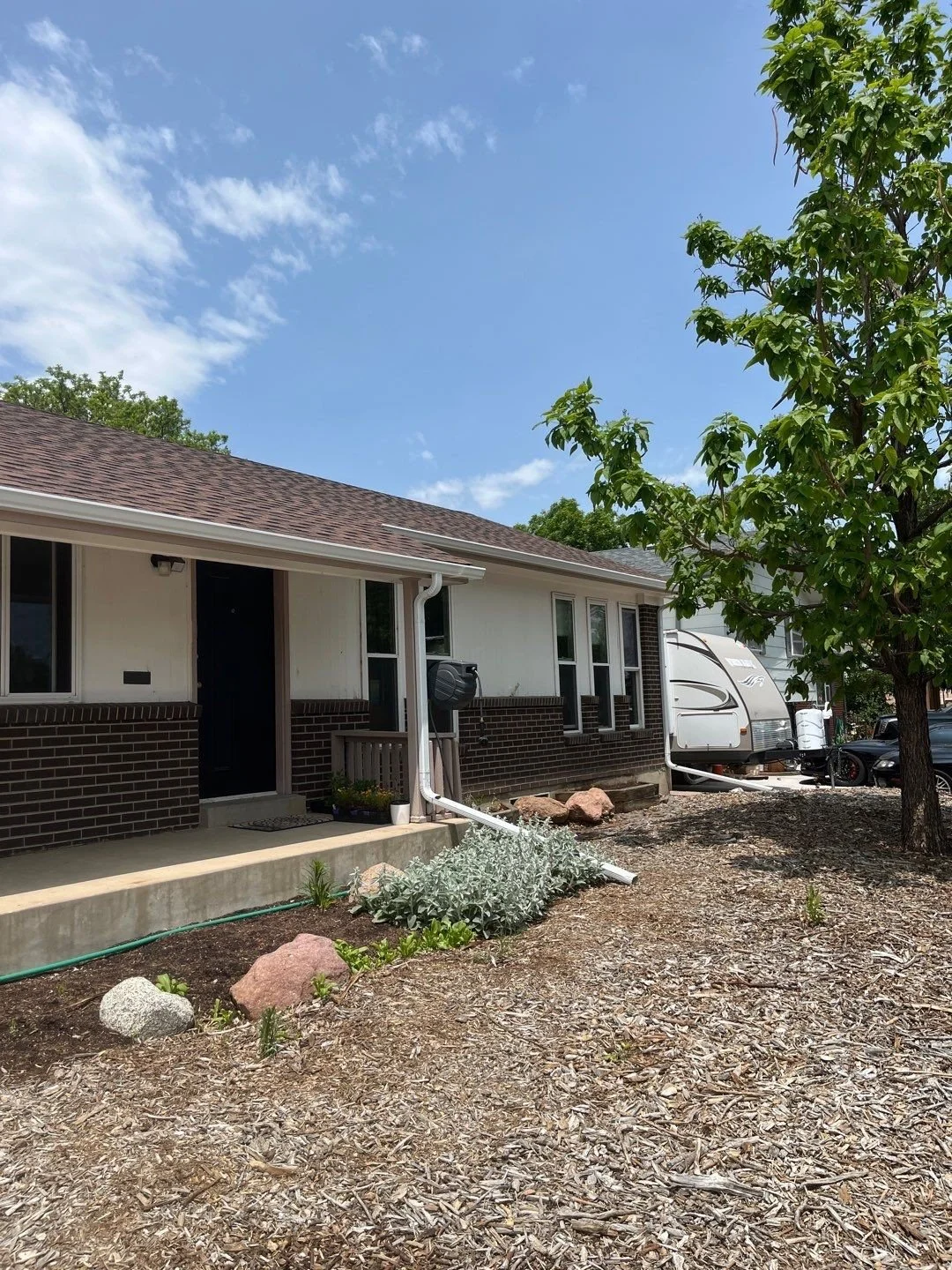 northglenn-co-brick-ranch-seamless-gutter-installation.jpg