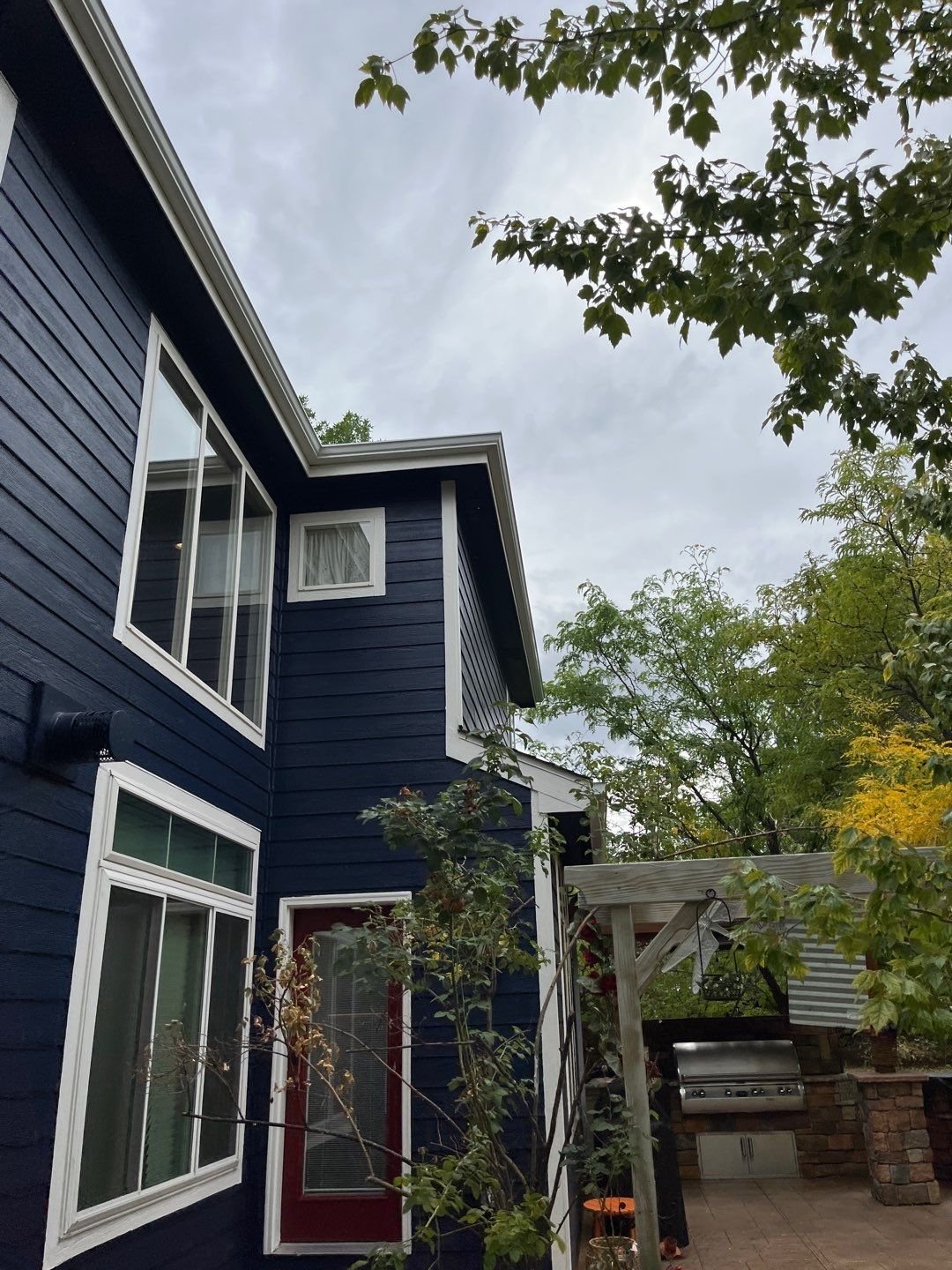 littleton-co-dark-siding-home-gutter-system.jpg