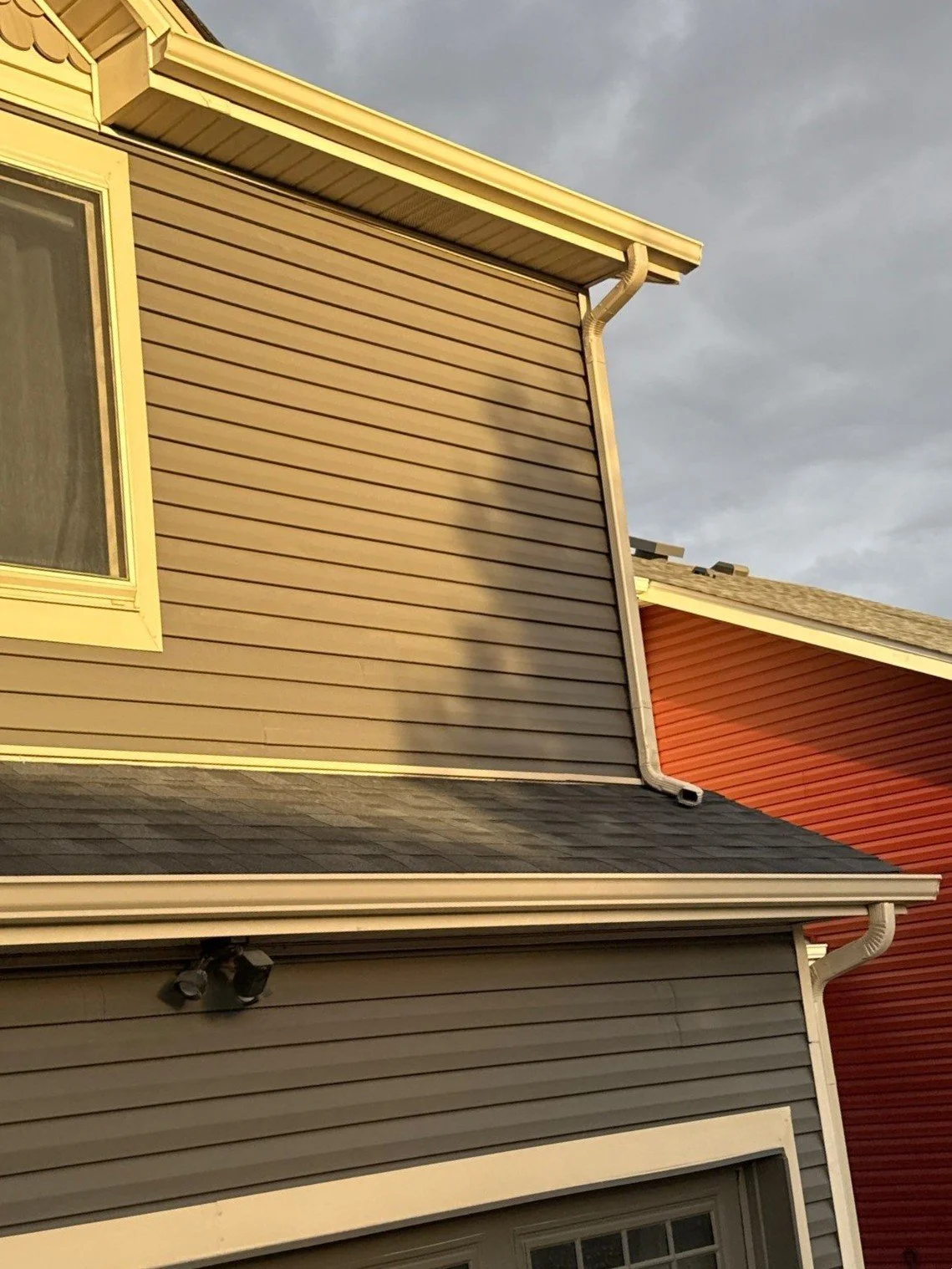 commerce-city-co-garage-roofline-seamless-gutters.jpg